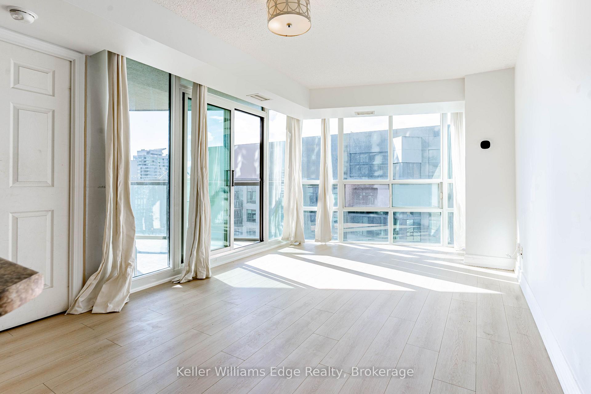 Photo 9 of Unit 2001, 30 Grand Trunk Crescent W, Toronto, Waterfront Communities — HOMEH