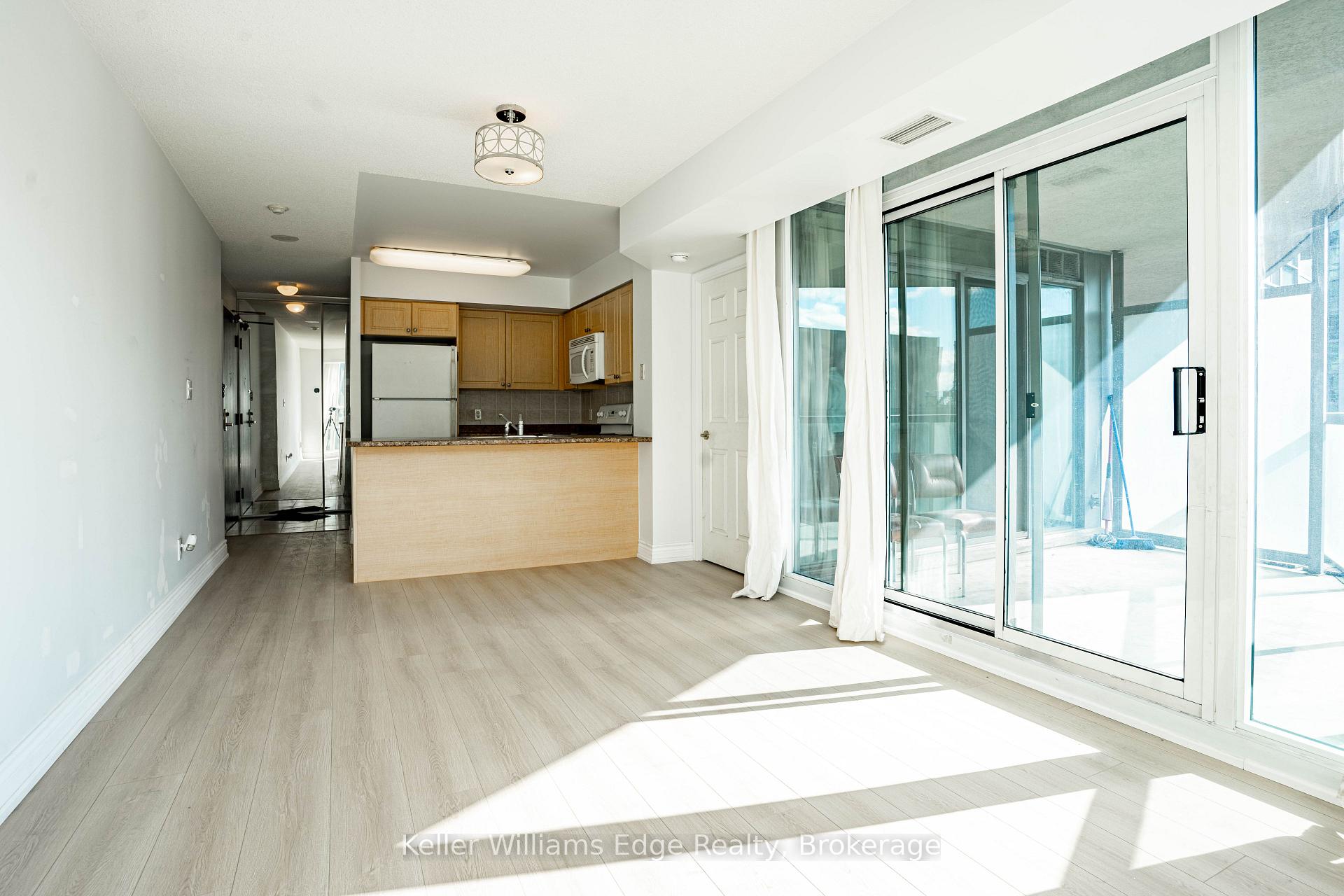 Photo 10 of Unit 2001, 30 Grand Trunk Crescent W, Toronto, Waterfront Communities — HOMEH