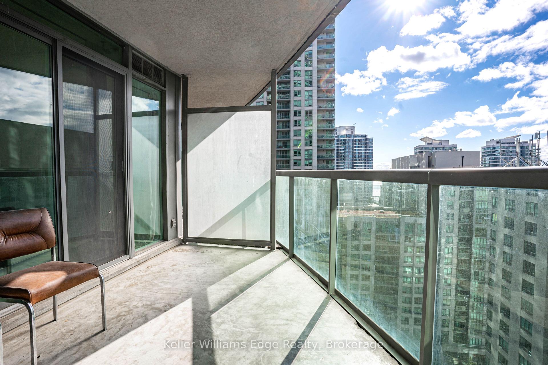 Photo 18 of Unit 2001, 30 Grand Trunk Crescent W, Toronto, Waterfront Communities — HOMEH