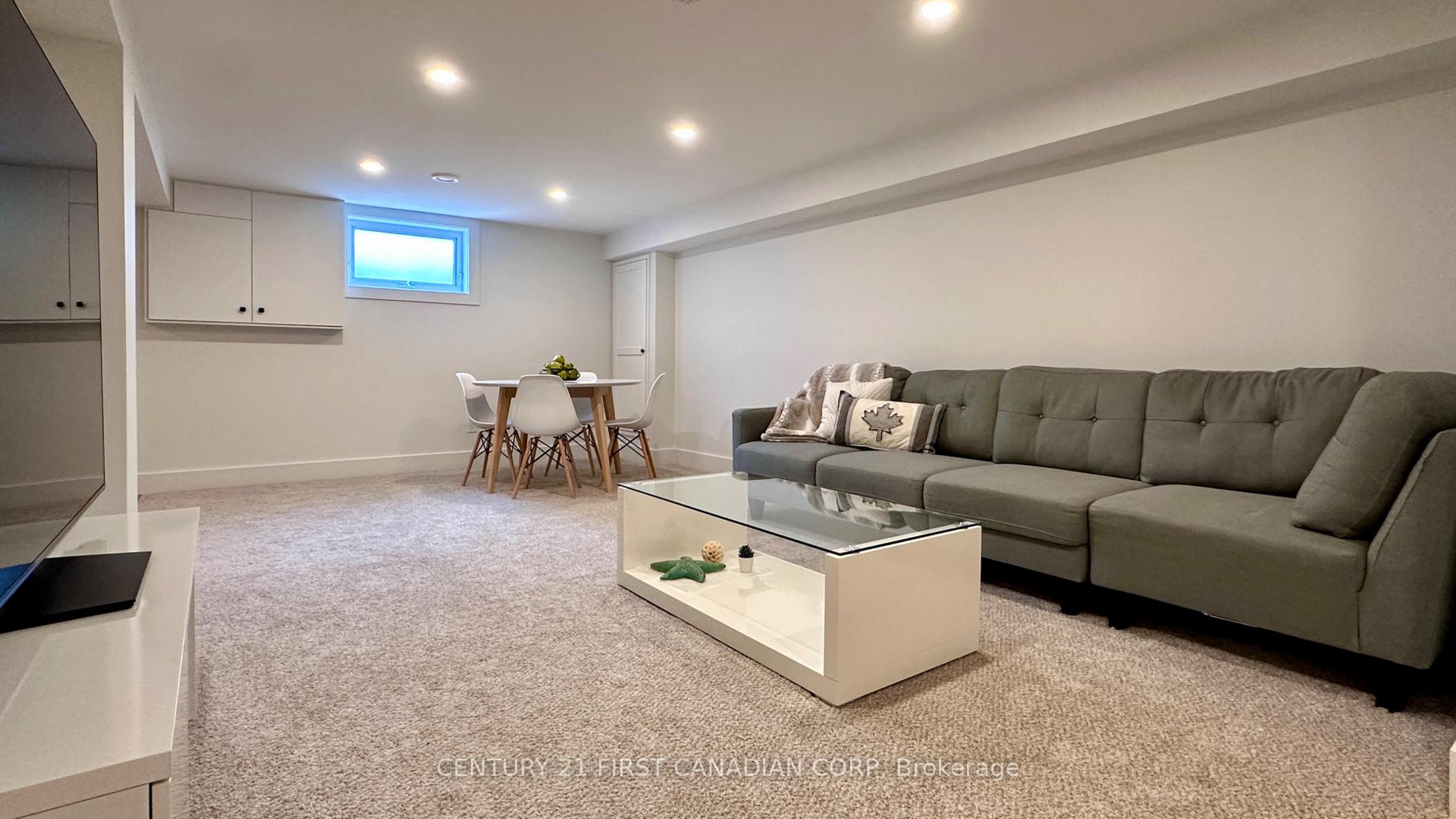 Photo 18 of 33 Braemar Crescent, London, North N — HOMEH