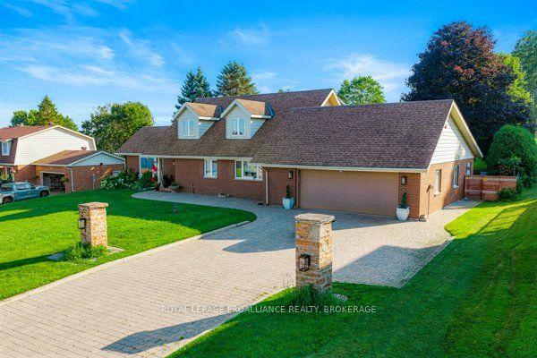 Photo 2 of 1102 Burnside Drive, Augusta, Augusta Twp — HOMEH