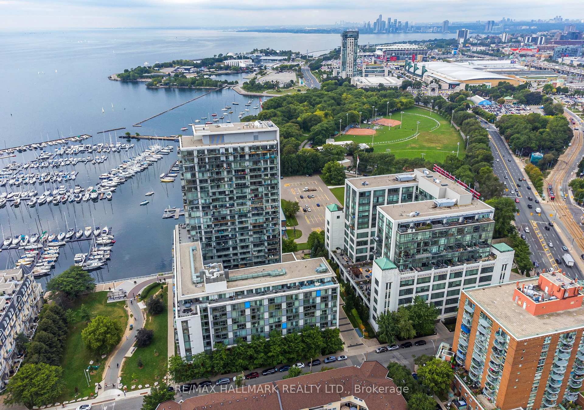 Photo 3 of Unit 919, 90 Stadium Road, Toronto, Niagara — HOMEH
