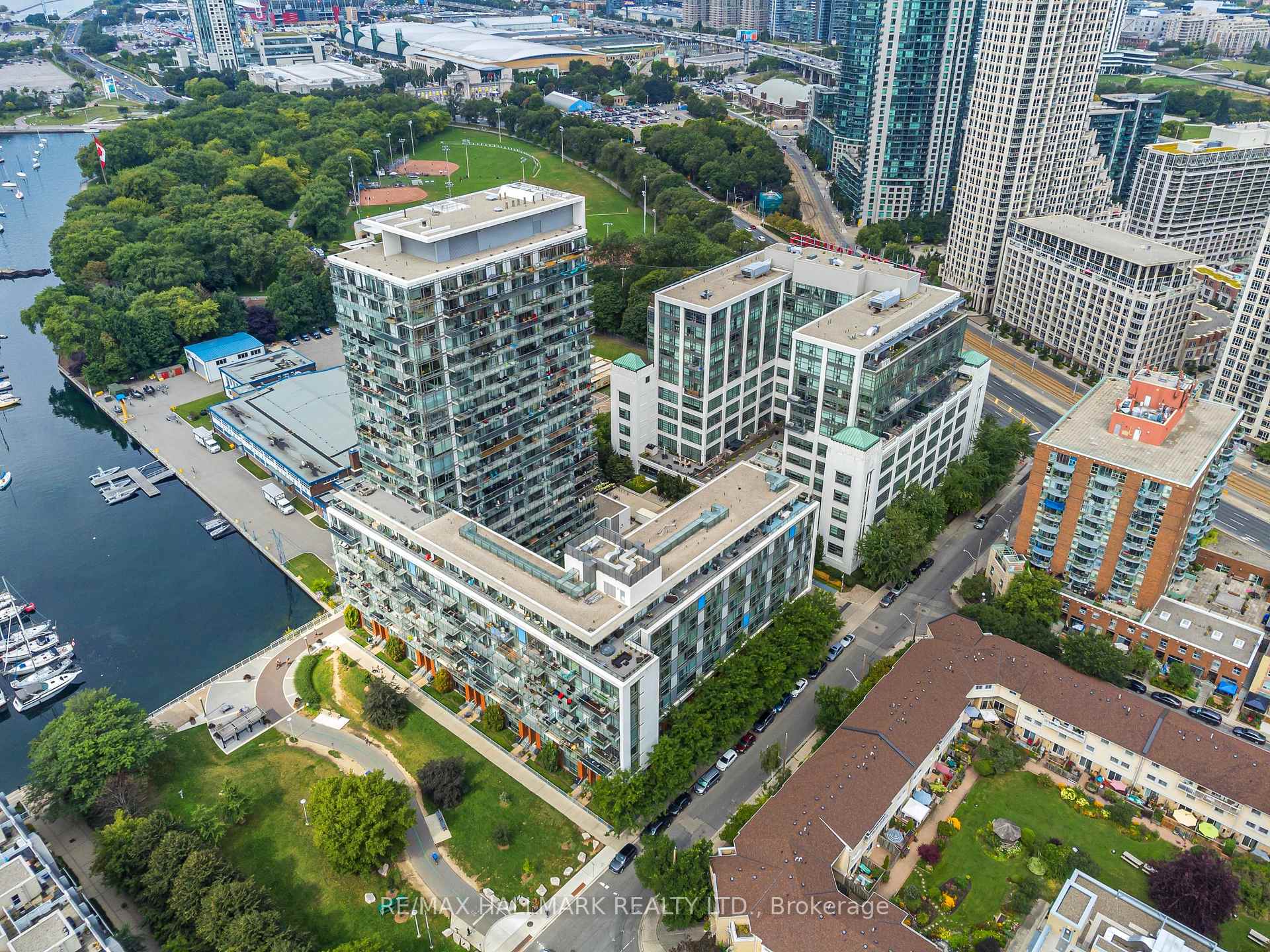 Photo 6 of Unit 919, 90 Stadium Road, Toronto, Niagara — HOMEH