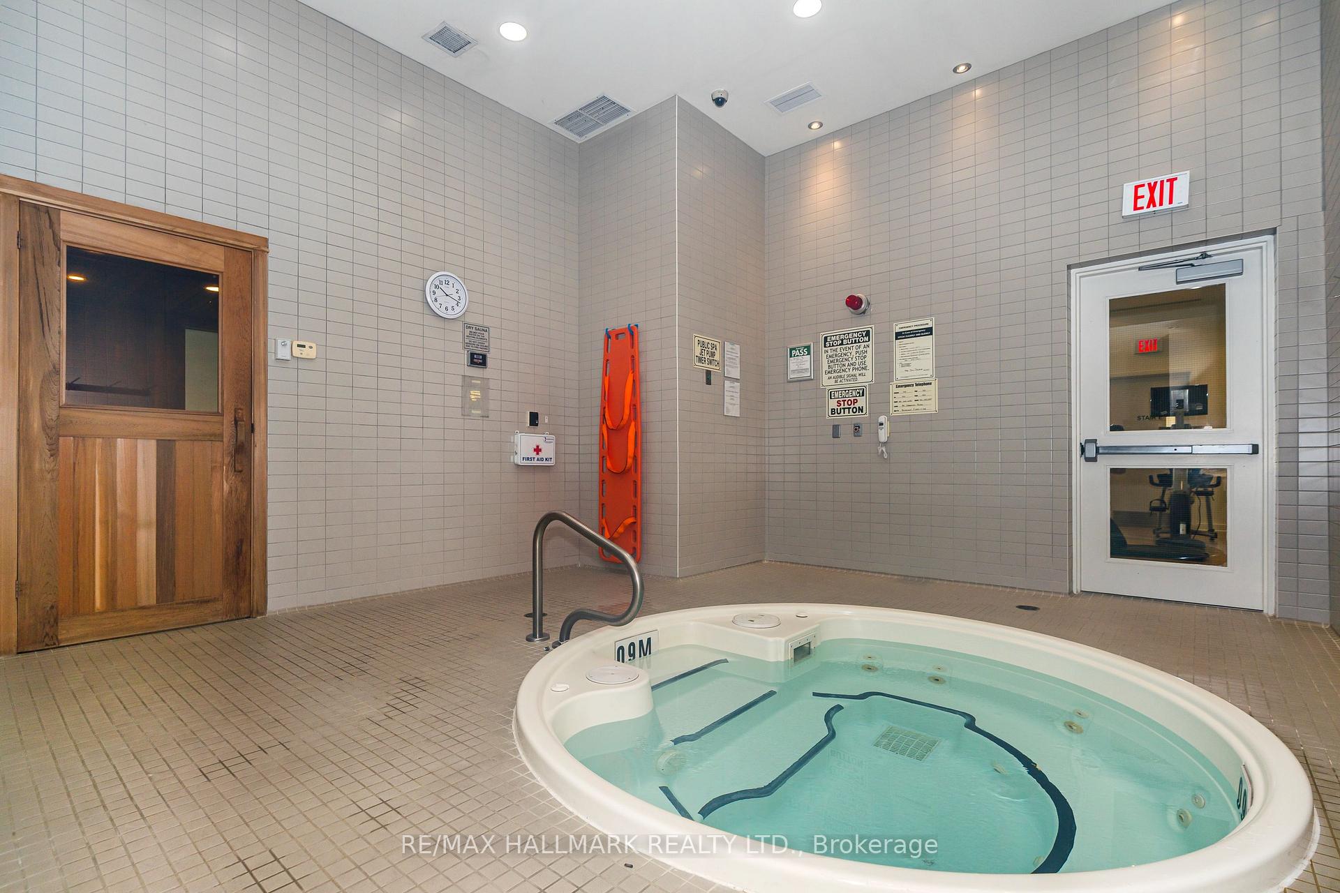 Photo 17 of Unit 919, 90 Stadium Road, Toronto, Niagara — HOMEH