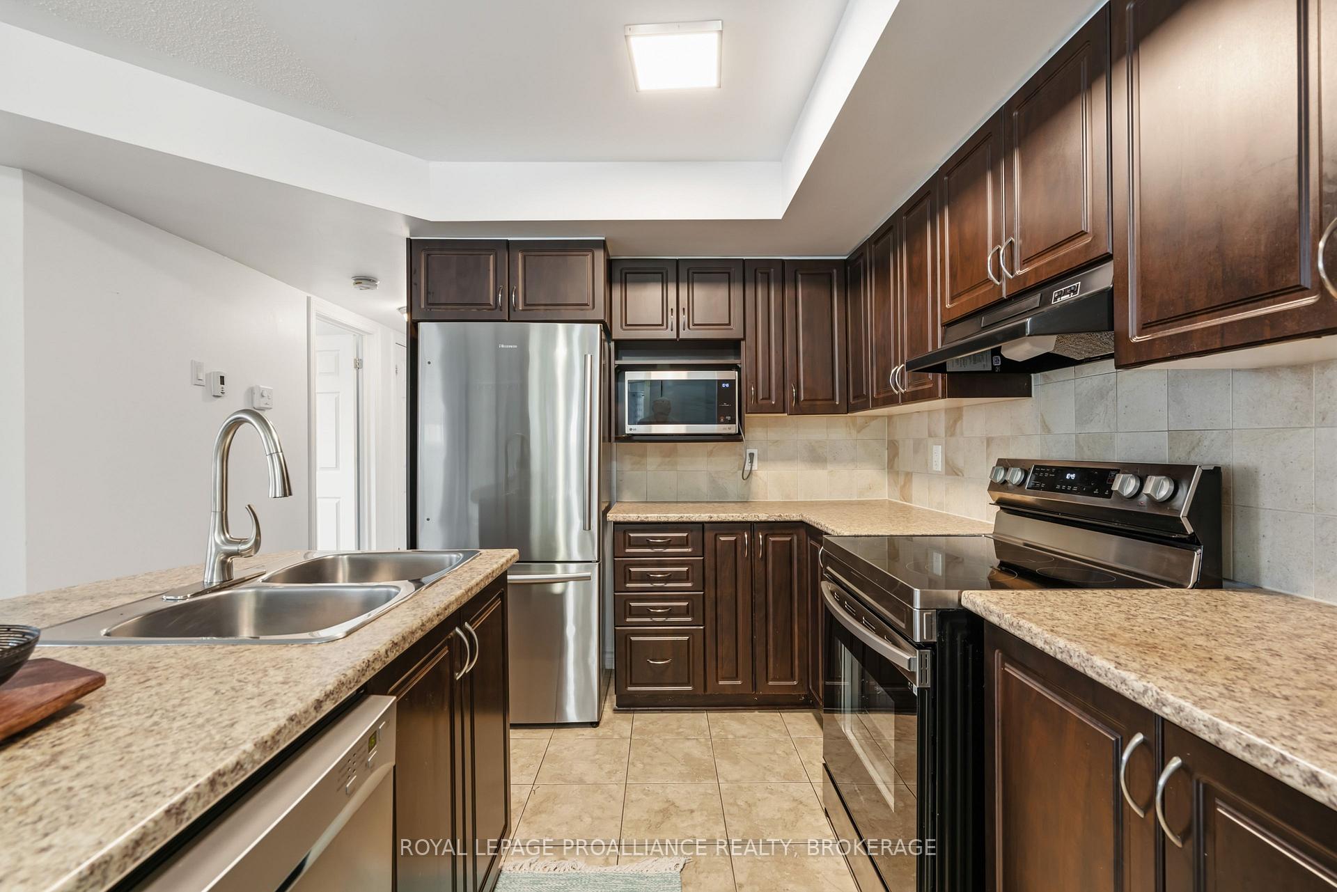 Photo 8 of Unit 2, 510 Stonefield Private, Ottawa, Barrhaven East — HOMEH