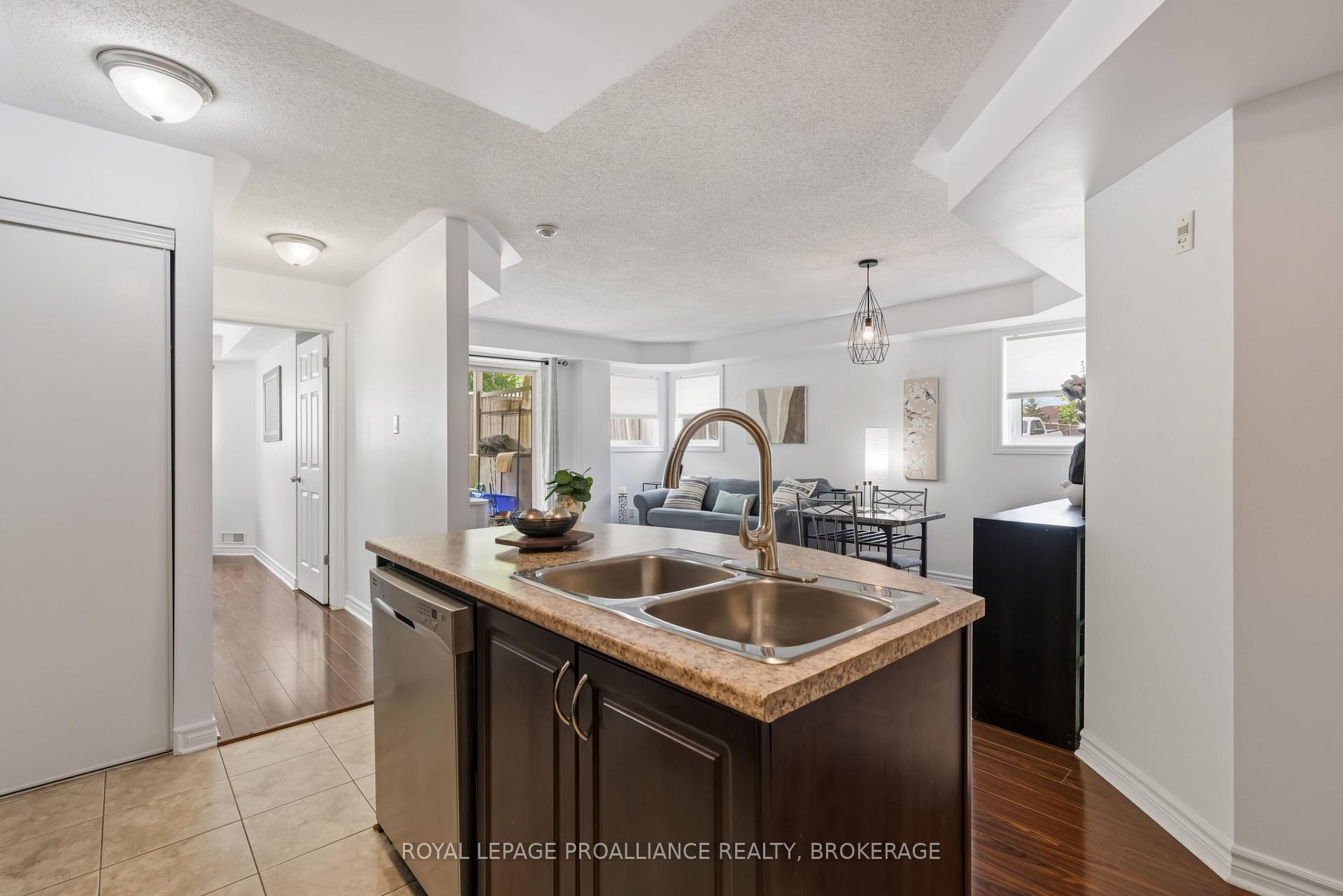 Photo 11 of Unit 2, 510 Stonefield Private, Ottawa, Barrhaven East — HOMEH