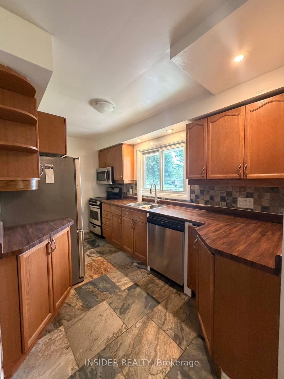 Photo 11 of 1210 Patann Drive, London, East D — HOMEH