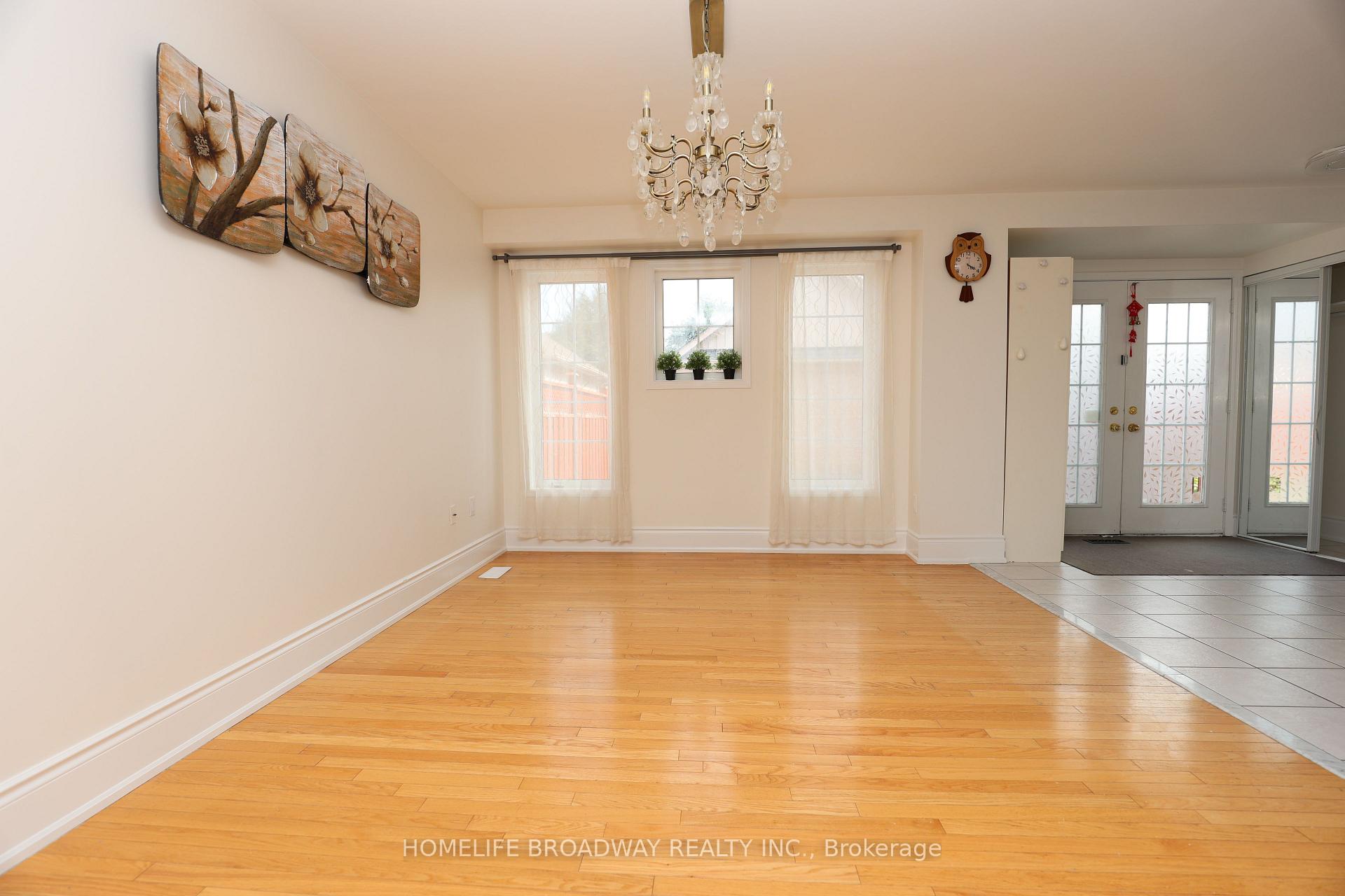 Photo 2 of 775 Bur Oak Avenue, Markham, Wismer — HOMEH