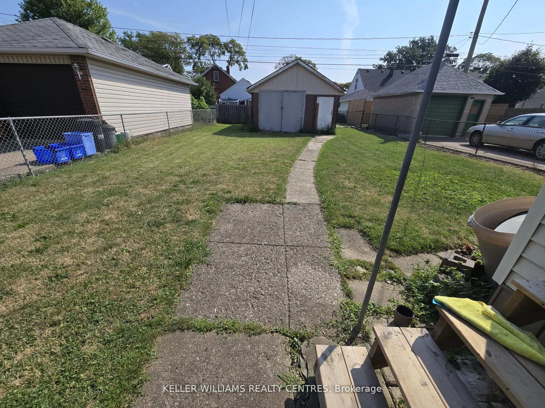 Photo 13 of 1868 Albert Road, Windsor, South Walkerville — HOMEH