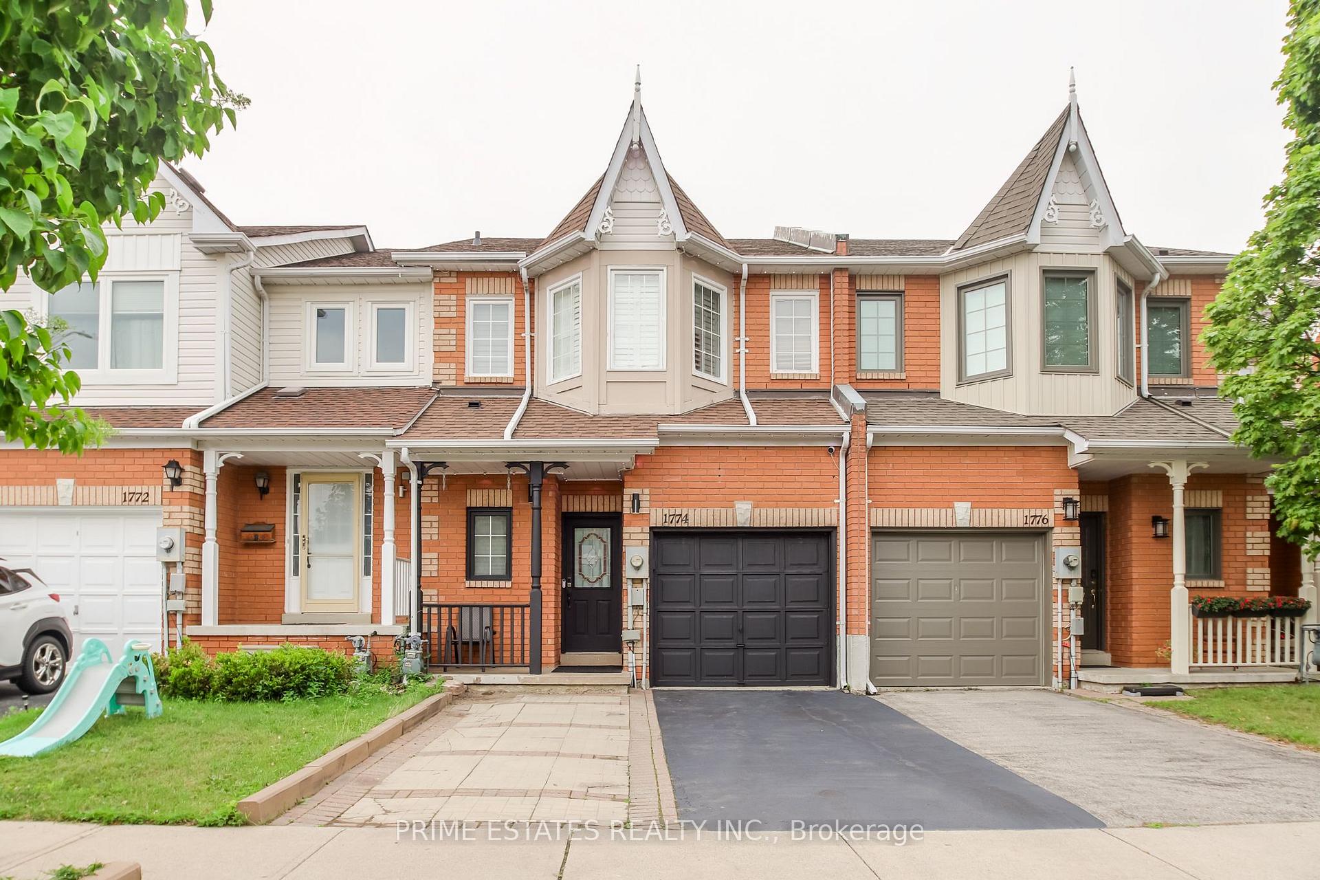 Photo 3 of 1774 Woodgate Trail, Oshawa, Samac — HOMEH