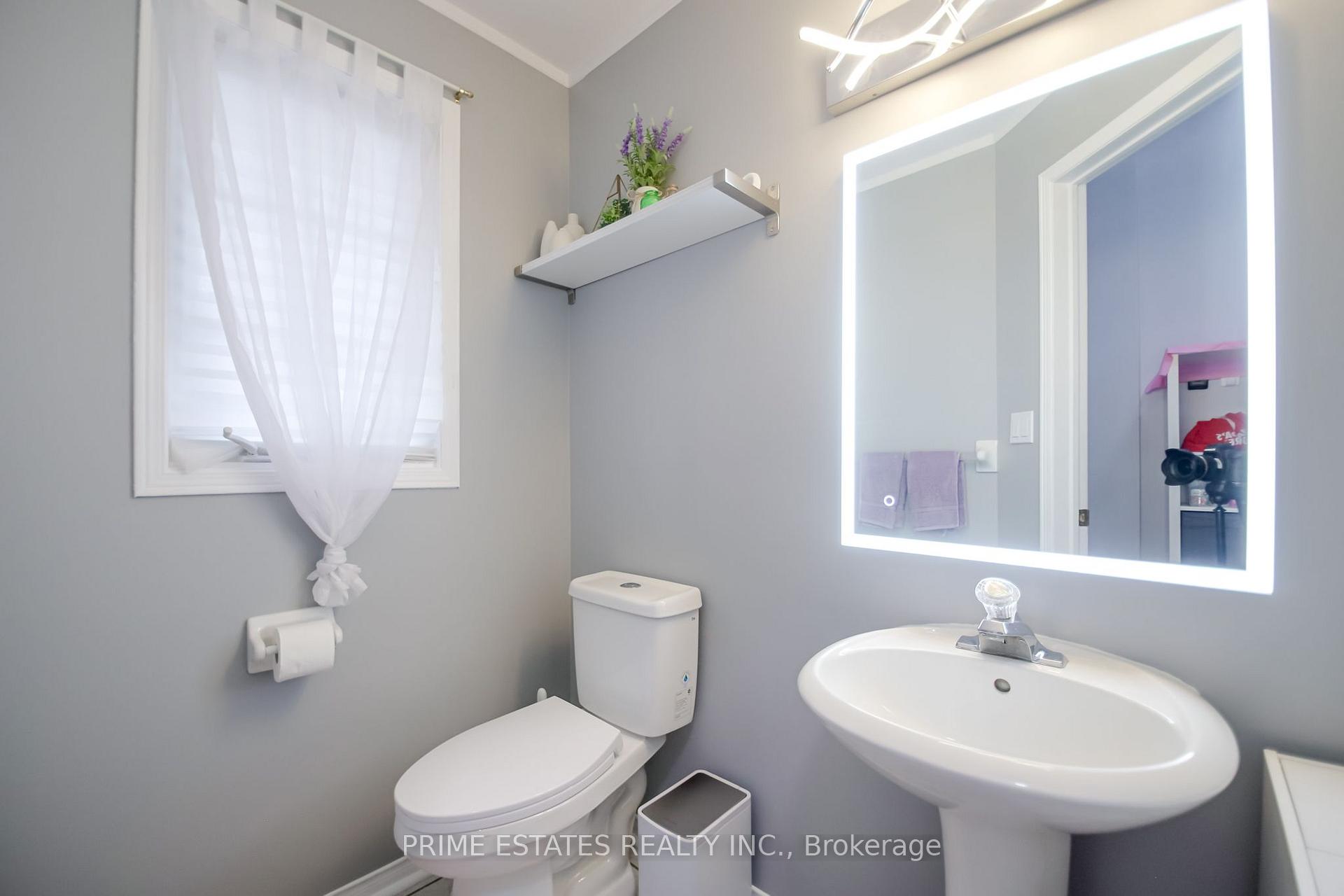 Photo 14 of 1774 Woodgate Trail, Oshawa, Samac — HOMEH
