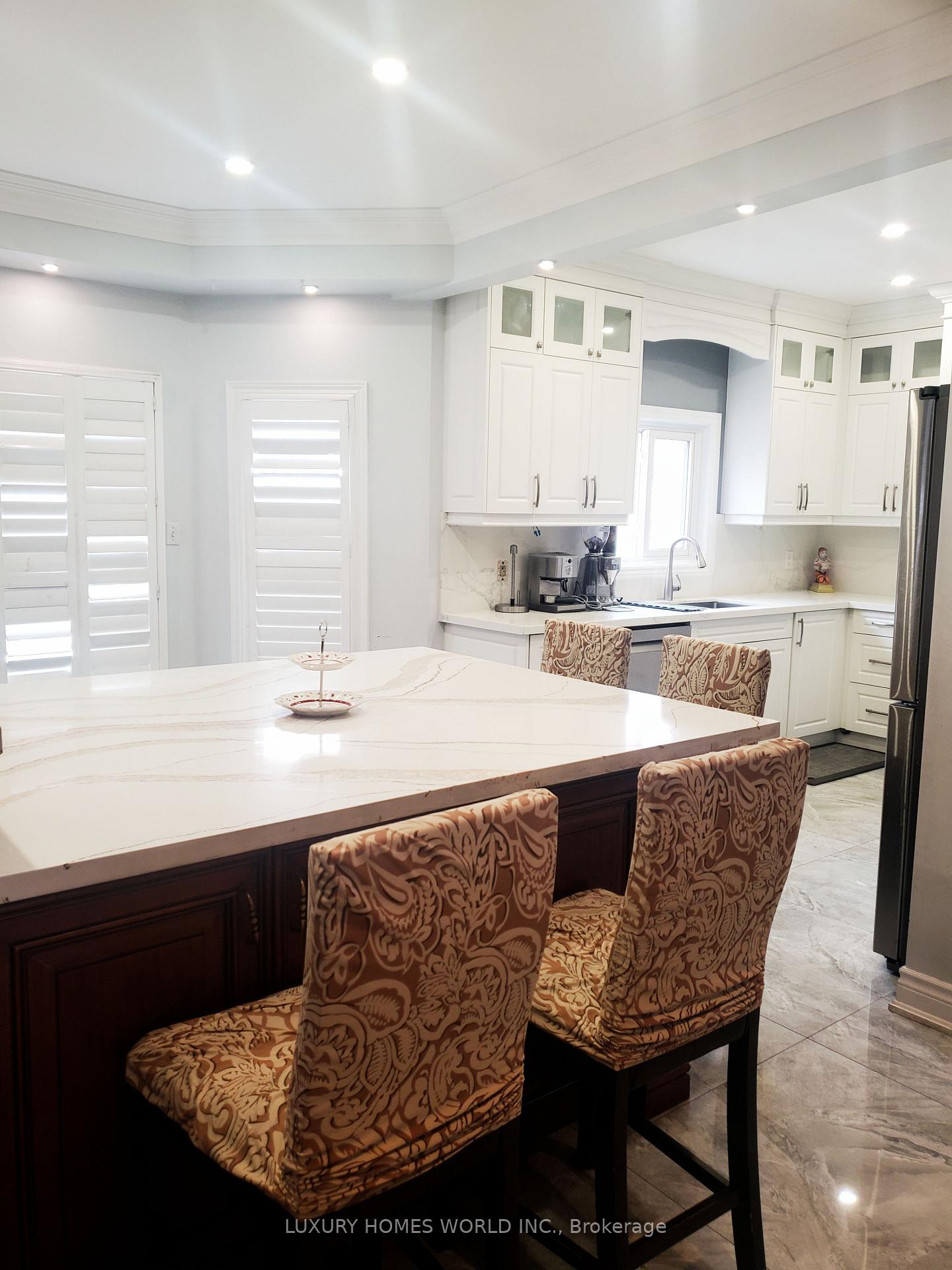 Photo 8 of 160 Featherstone Avenue, Markham, Middlefield — HOMEH