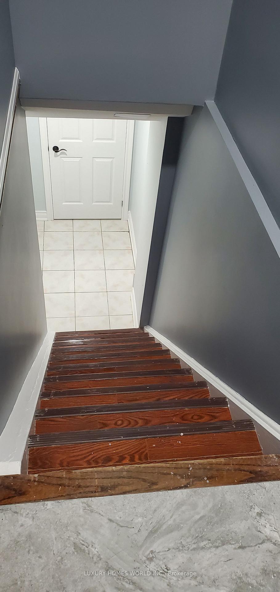 Photo 11 of 160 Featherstone Avenue, Markham, Middlefield — HOMEH