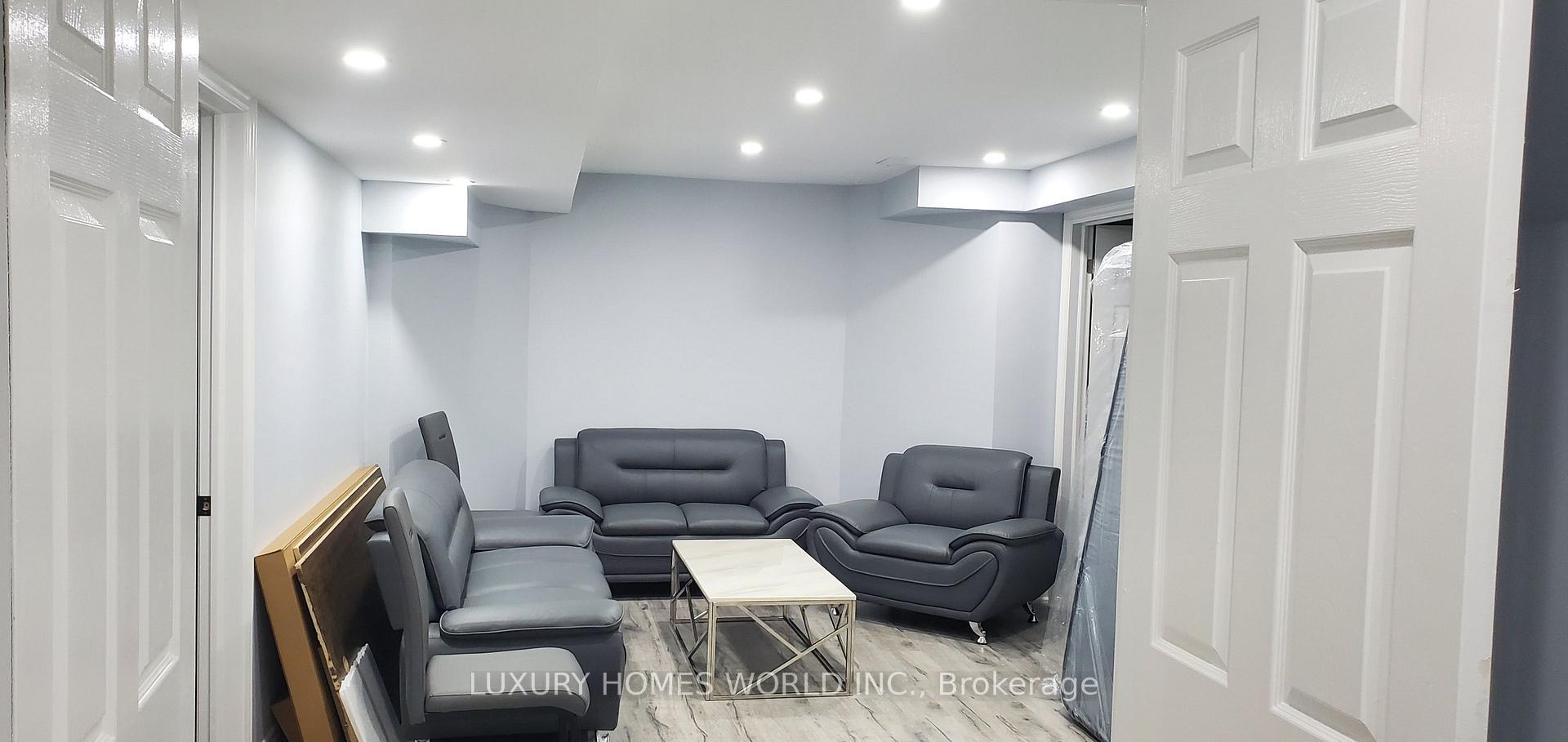 Photo 19 of 160 Featherstone Avenue, Markham, Middlefield — HOMEH