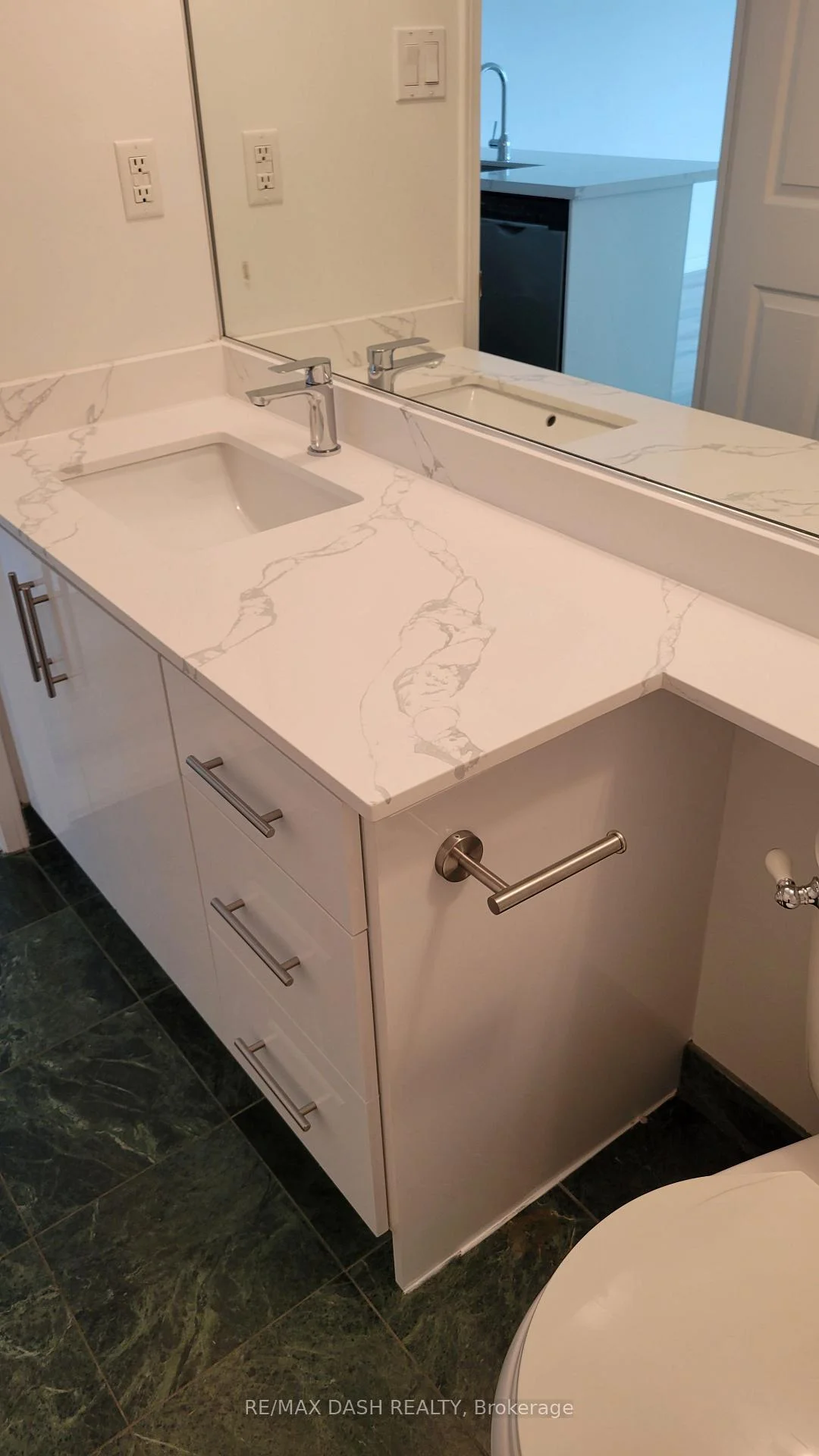 Photo 16 of Unit 1113, 109 Front Street E, Toronto, Moss Park — HOMEH