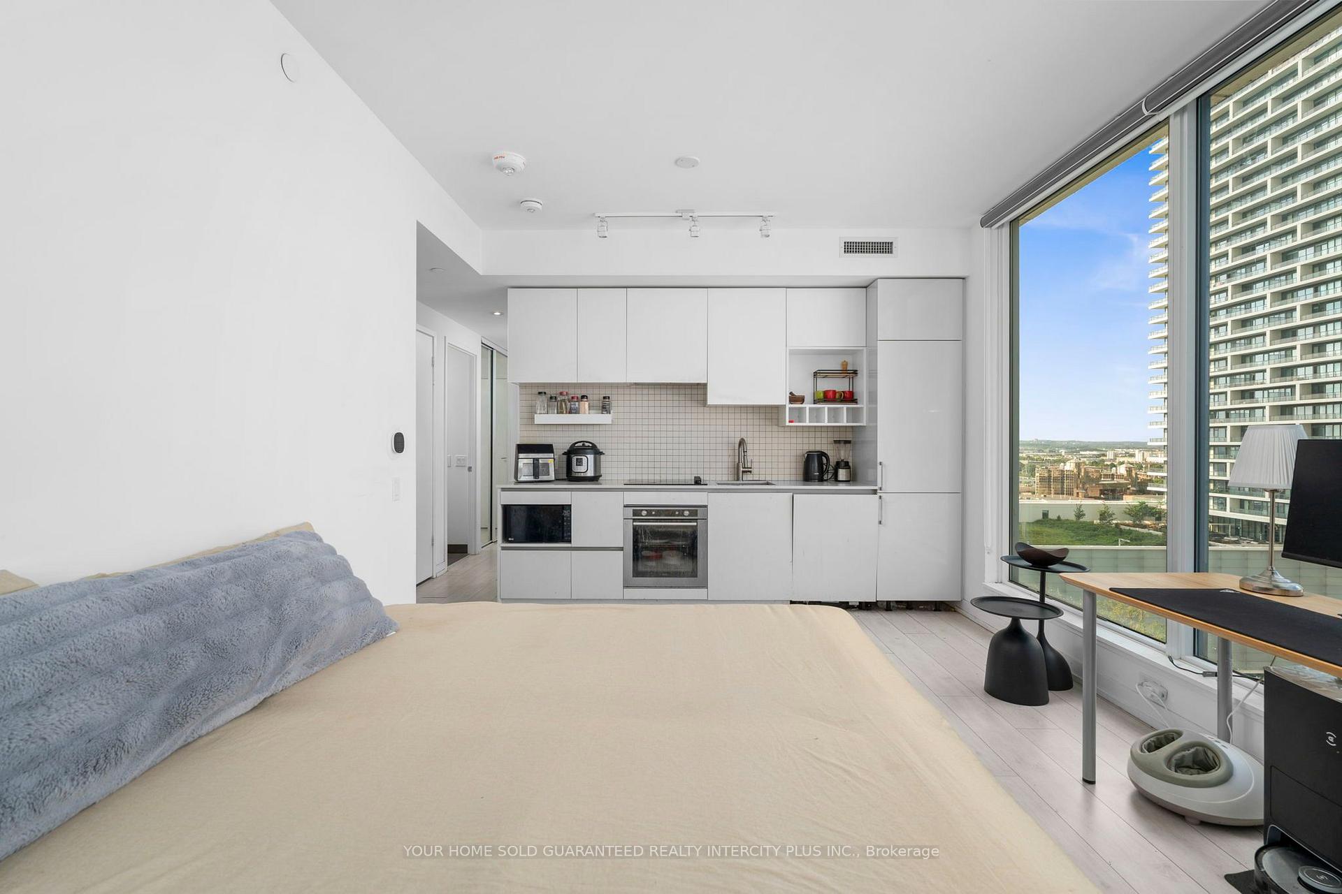 Photo 13 of Unit 1503, 5 Buttermill Avenue, Vaughan, Vaughan Corporate Centre — HOMEH