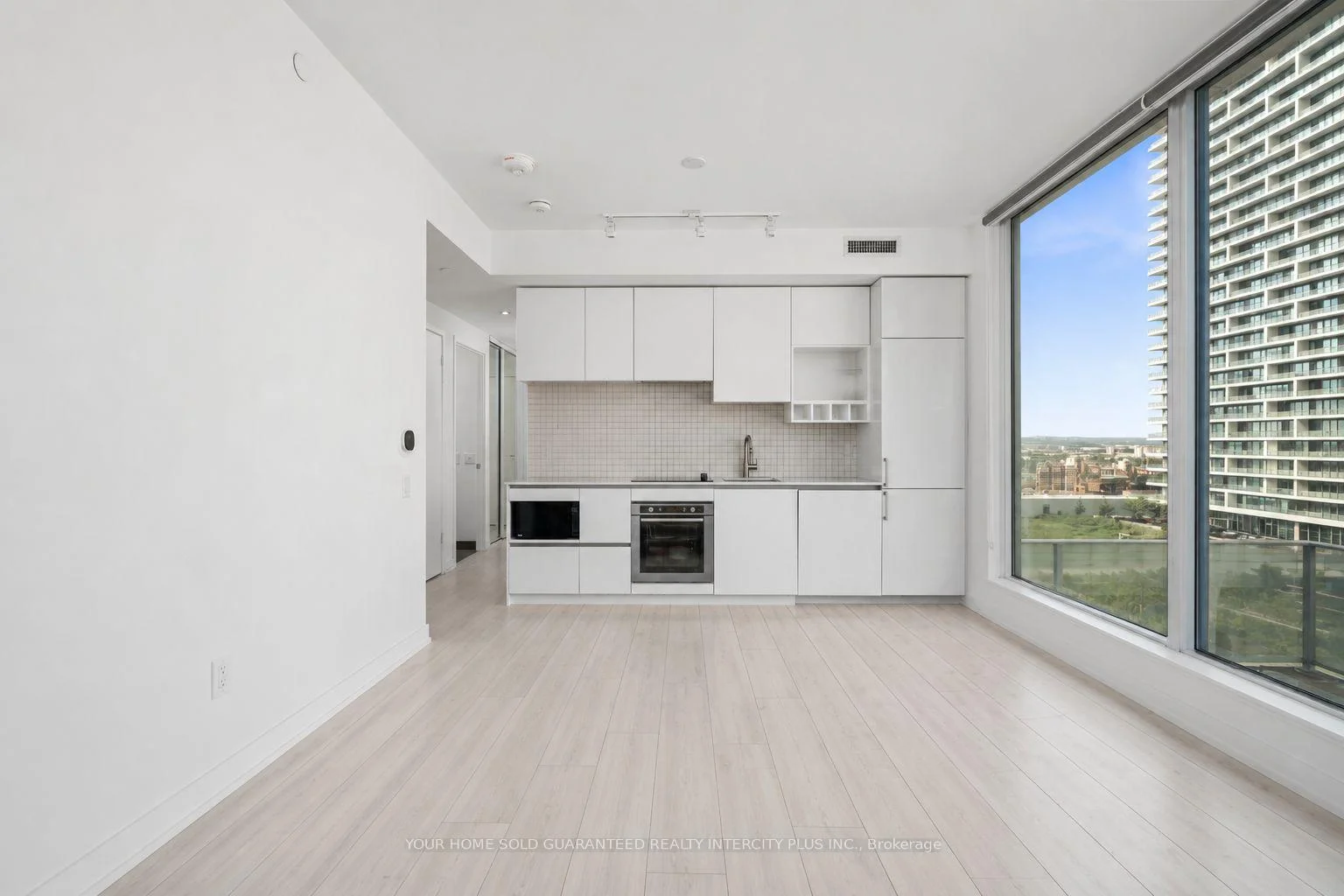 Photo 10 of Unit 1503, 5 Buttermill Avenue, Vaughan, Vaughan Corporate Centre — HOMEH