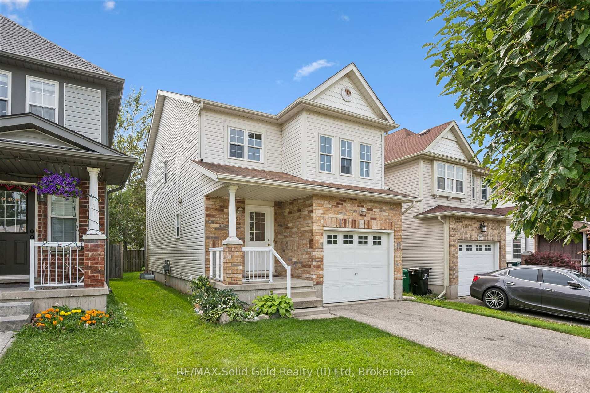 Photo 2 of 751 Laurelwood Drive, Waterloo, Erbsville/Laurelwood — HOMEH