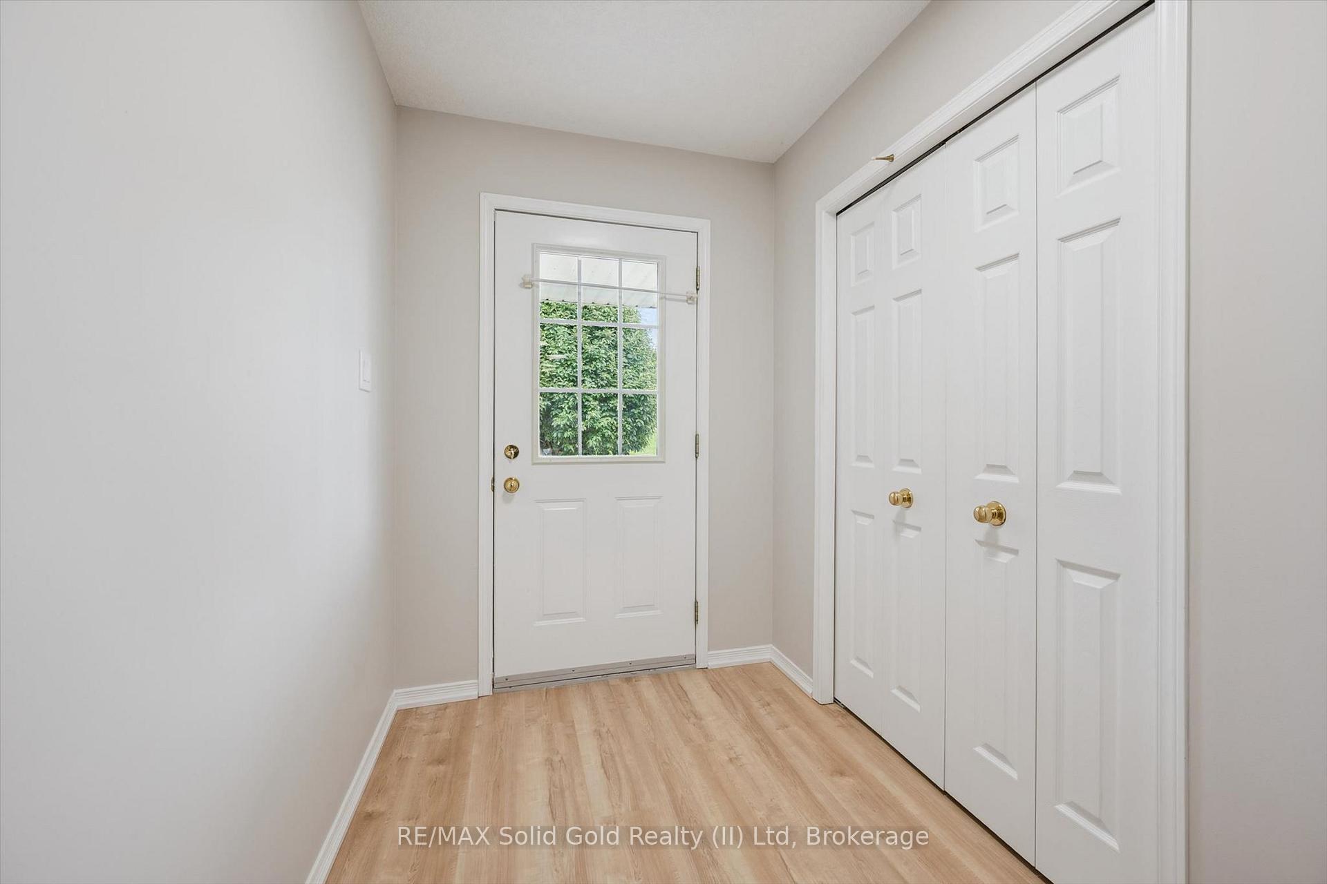 Photo 5 of 751 Laurelwood Drive, Waterloo, Erbsville/Laurelwood — HOMEH