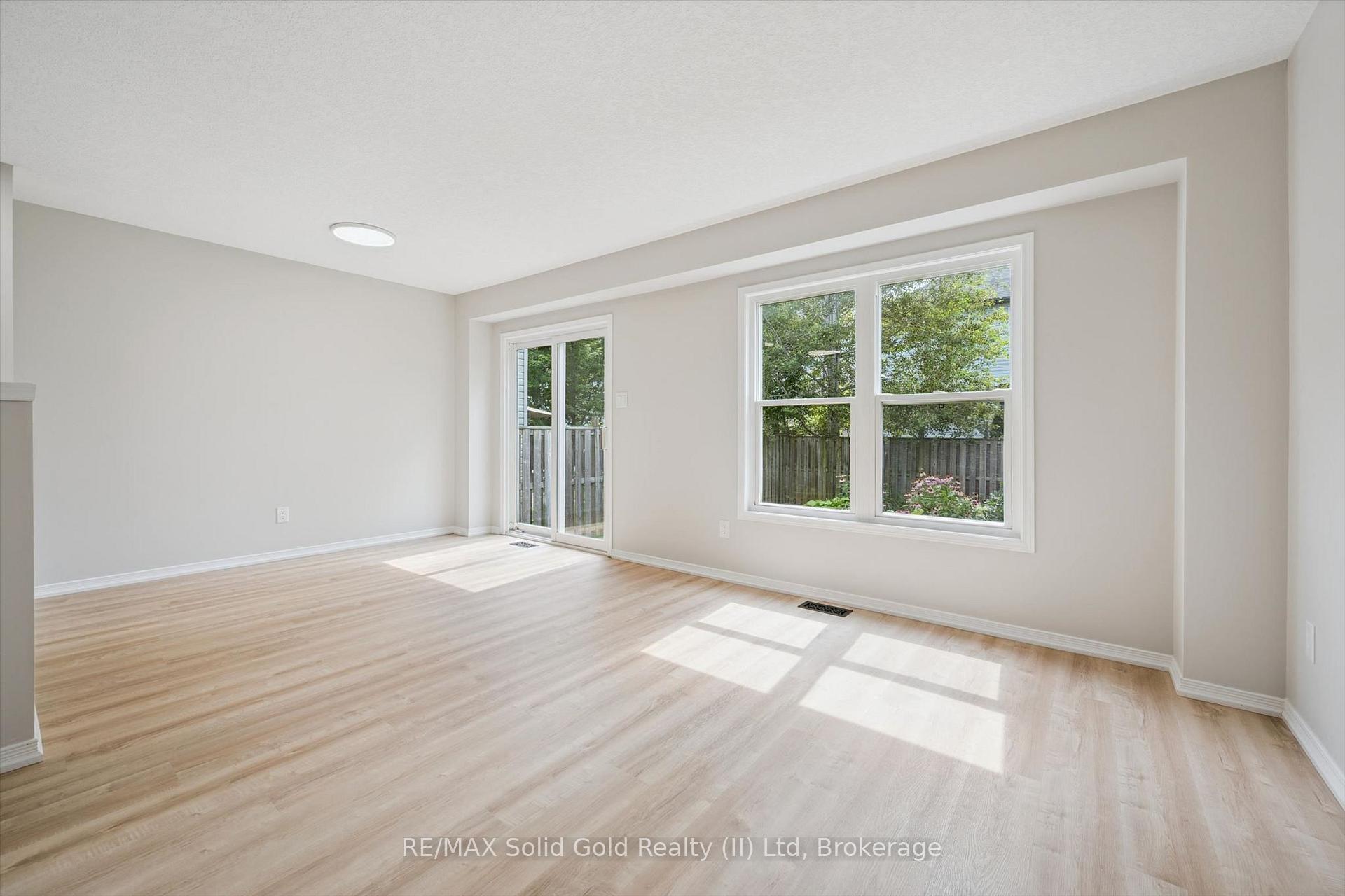 Photo 15 of 751 Laurelwood Drive, Waterloo, Erbsville/Laurelwood — HOMEH