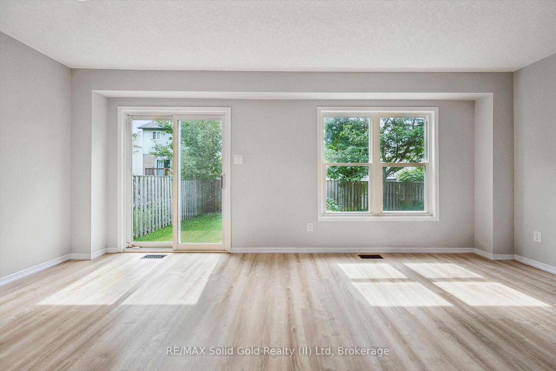 Photo 16 of 751 Laurelwood Drive, Waterloo, Erbsville/Laurelwood — HOMEH