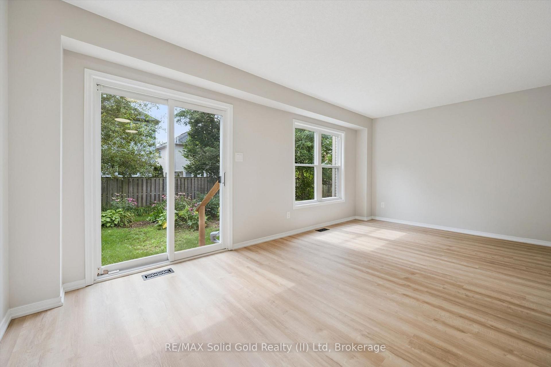 Photo 17 of 751 Laurelwood Drive, Waterloo, Erbsville/Laurelwood — HOMEH