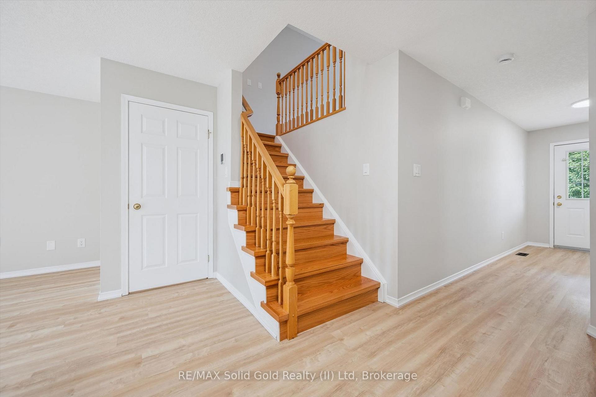 Photo 19 of 751 Laurelwood Drive, Waterloo, Erbsville/Laurelwood — HOMEH
