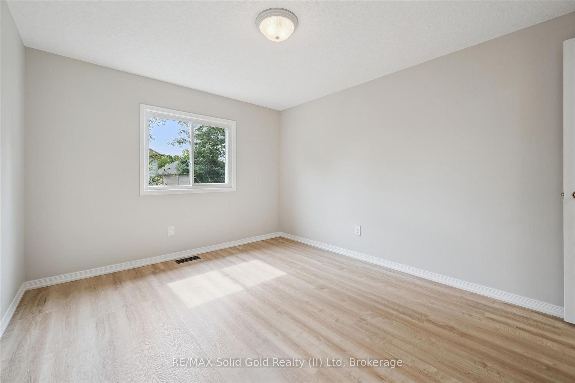 Photo 36 of 751 Laurelwood Drive, Waterloo, Erbsville/Laurelwood — HOMEH