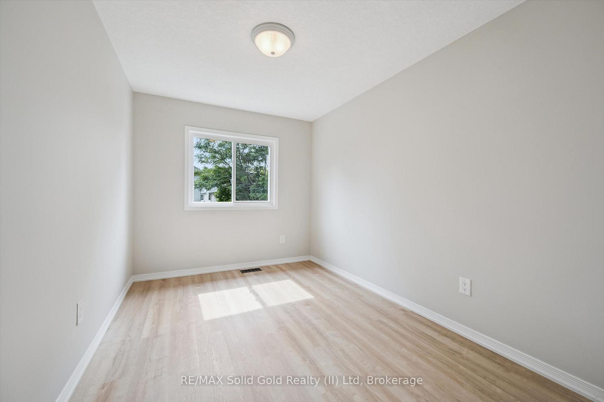 Photo 39 of 751 Laurelwood Drive, Waterloo, Erbsville/Laurelwood — HOMEH