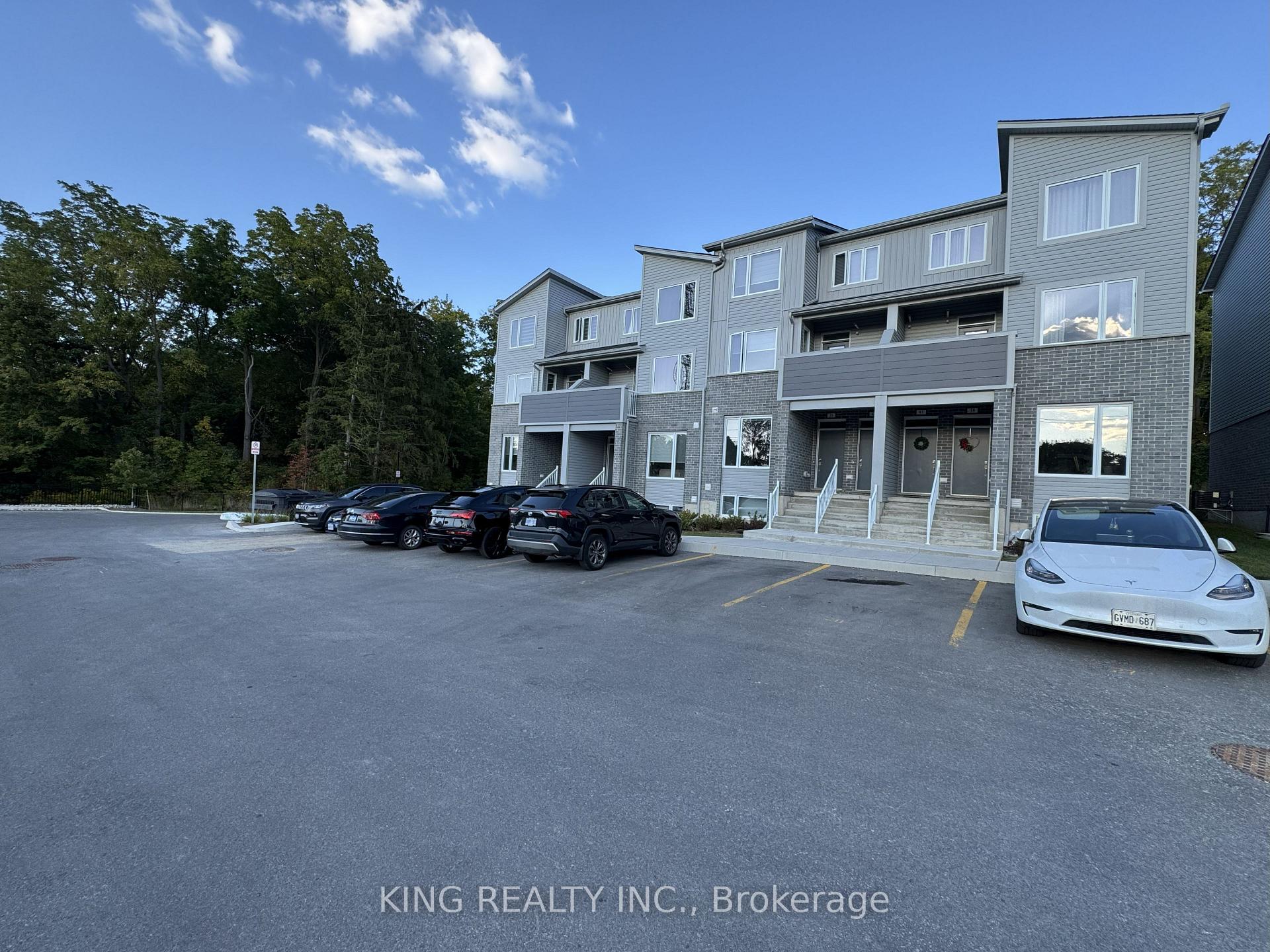 Photo 2 of Unit 45, 990 Deveron Crescent, London, South J — HOMEH