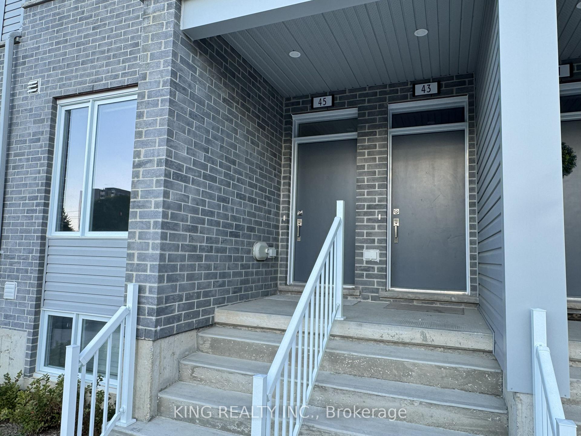 Photo 4 of Unit 45, 990 Deveron Crescent, London, South J — HOMEH
