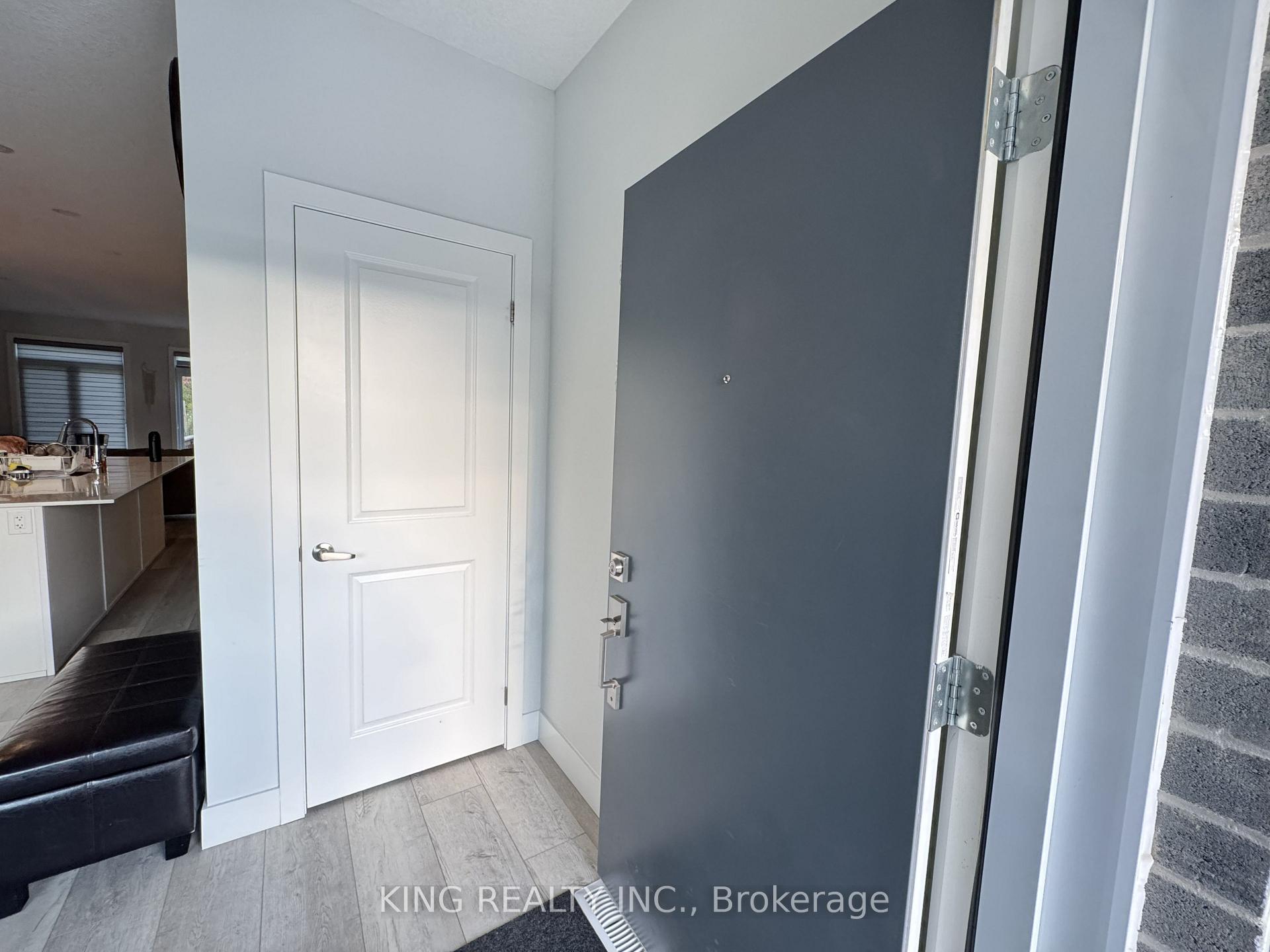 Photo 5 of Unit 45, 990 Deveron Crescent, London, South J — HOMEH
