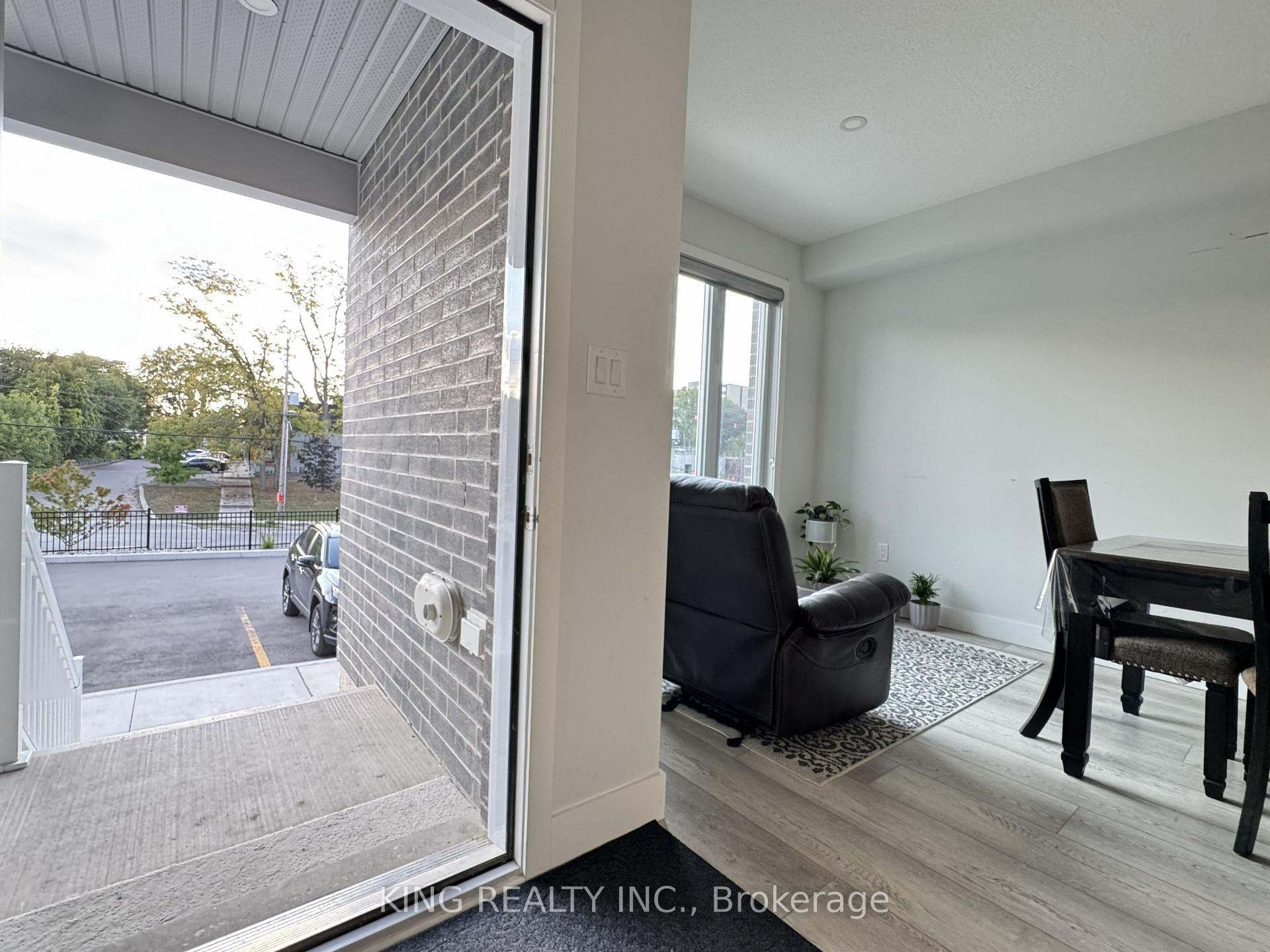 Photo 7 of Unit 45, 990 Deveron Crescent, London, South J — HOMEH