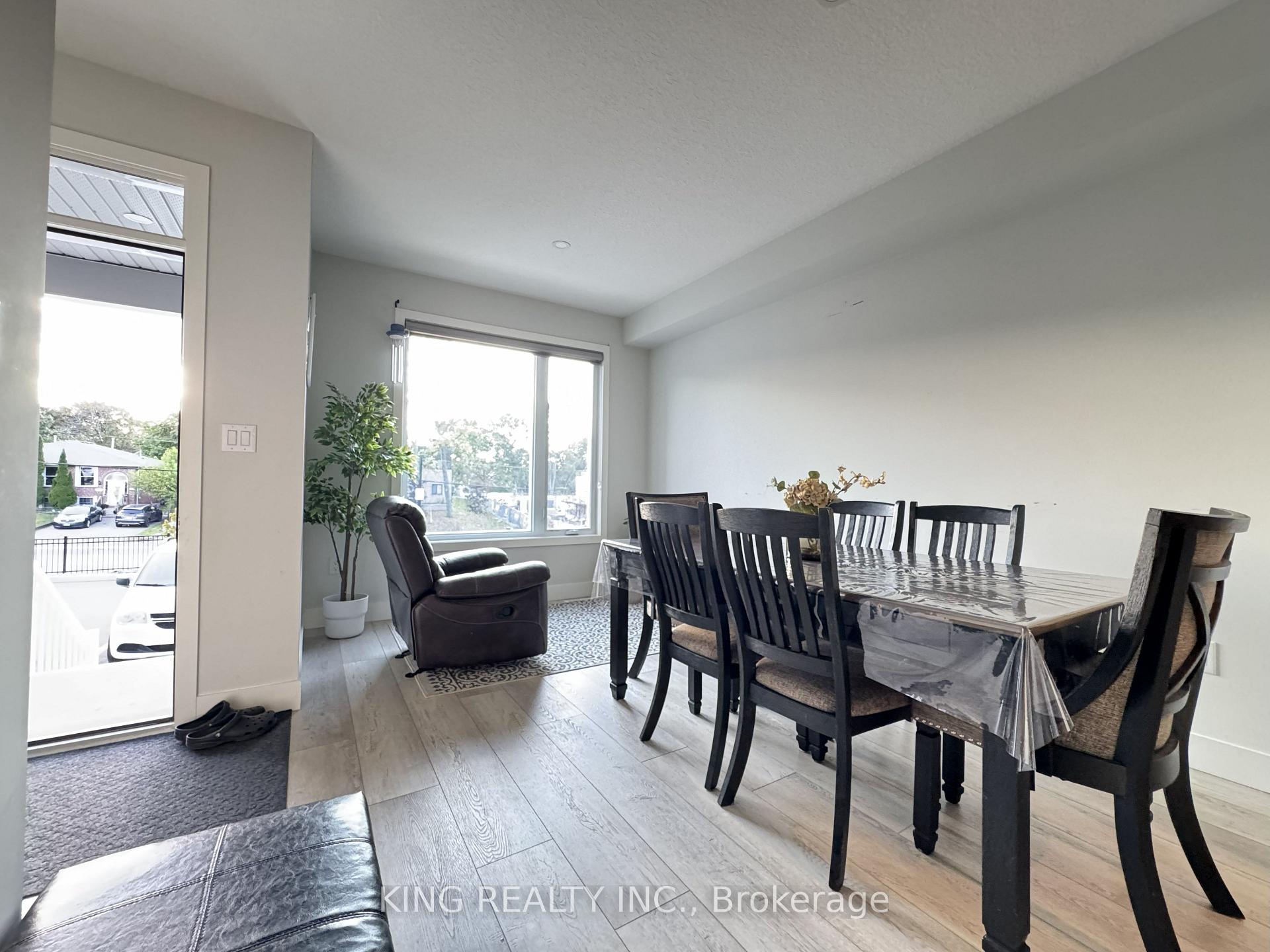 Photo 9 of Unit 45, 990 Deveron Crescent, London, South J — HOMEH