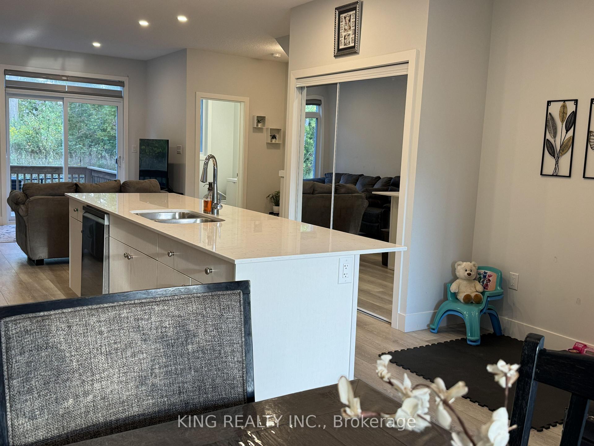 Photo 12 of Unit 45, 990 Deveron Crescent, London, South J — HOMEH