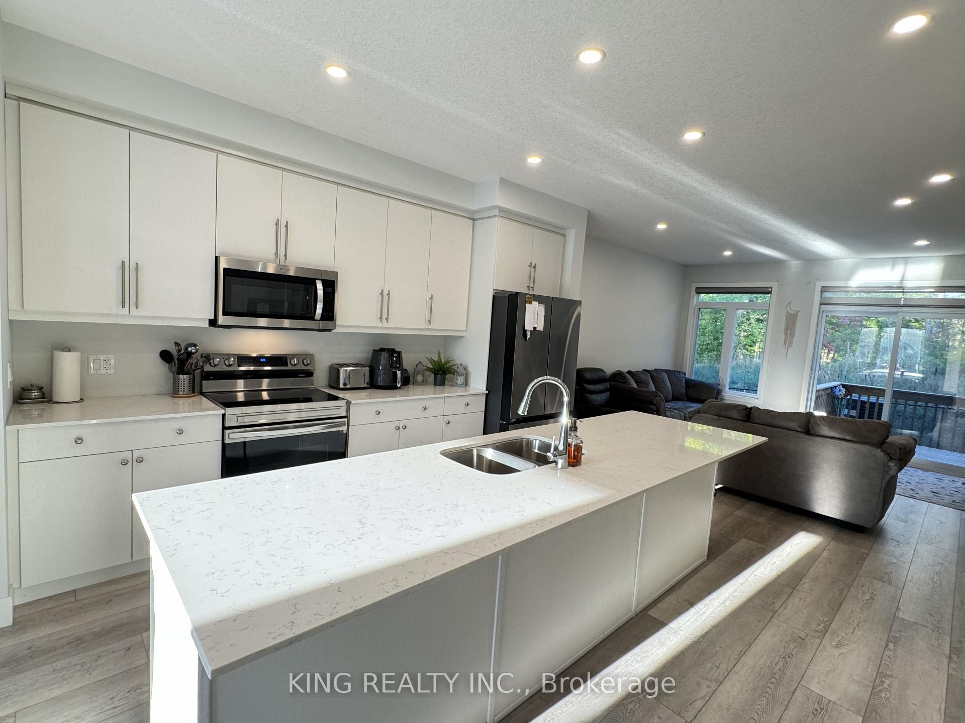 Photo 15 of Unit 45, 990 Deveron Crescent, London, South J — HOMEH