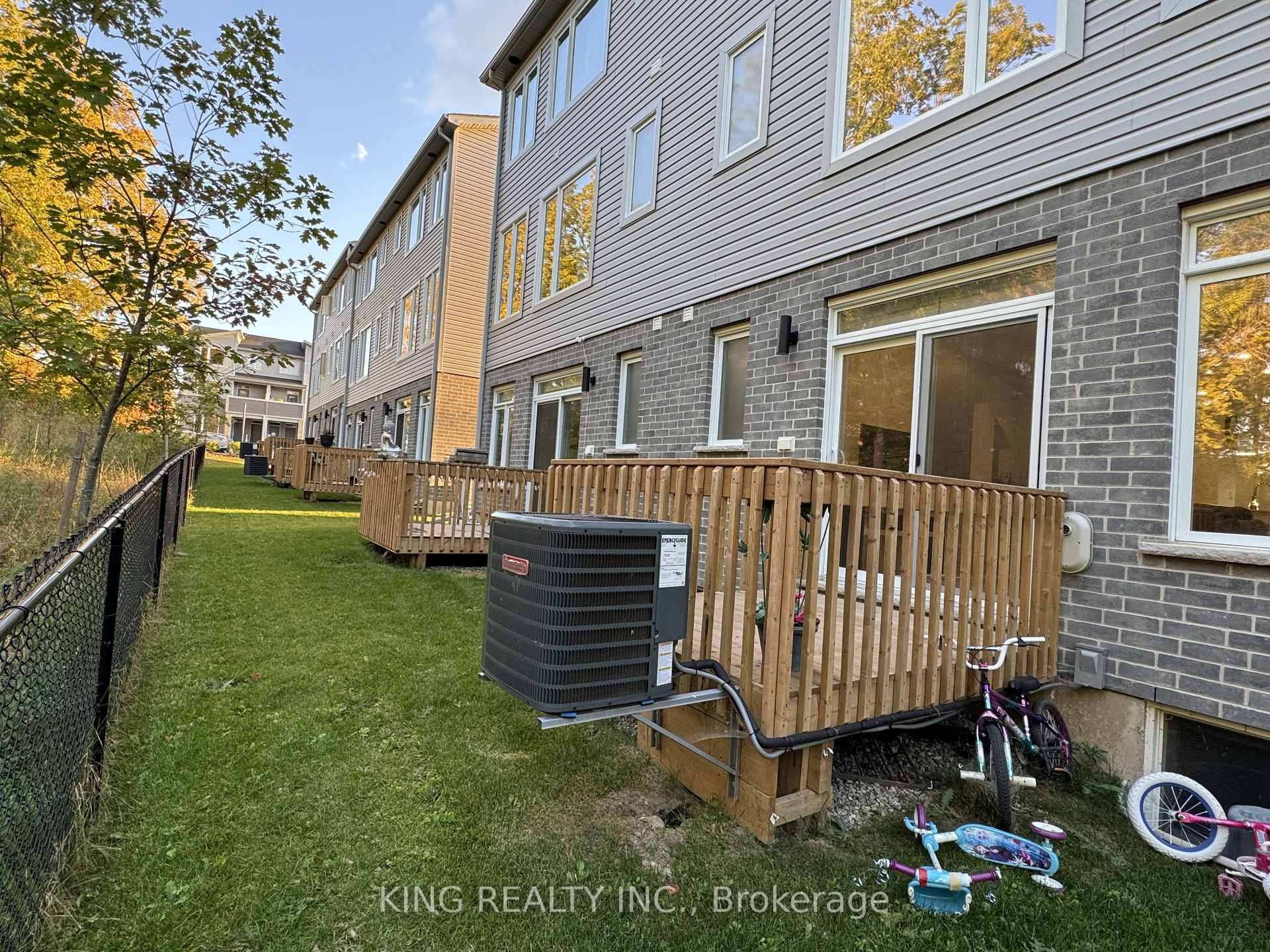 Photo 38 of Unit 45, 990 Deveron Crescent, London, South J — HOMEH