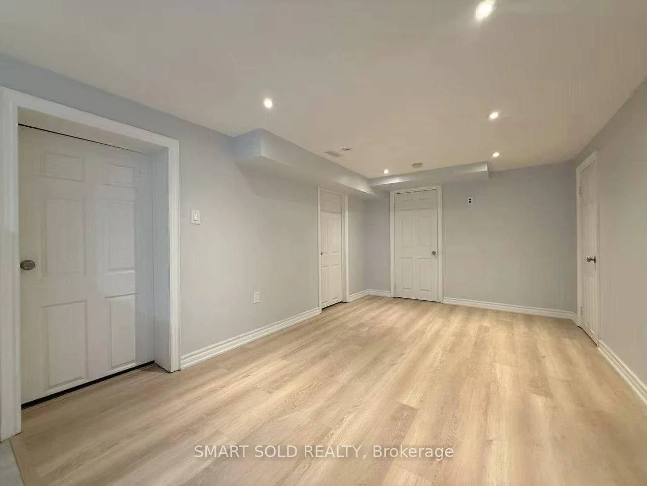 Photo 7 of 32 East Drive, Markham, Unionville — HOMEH