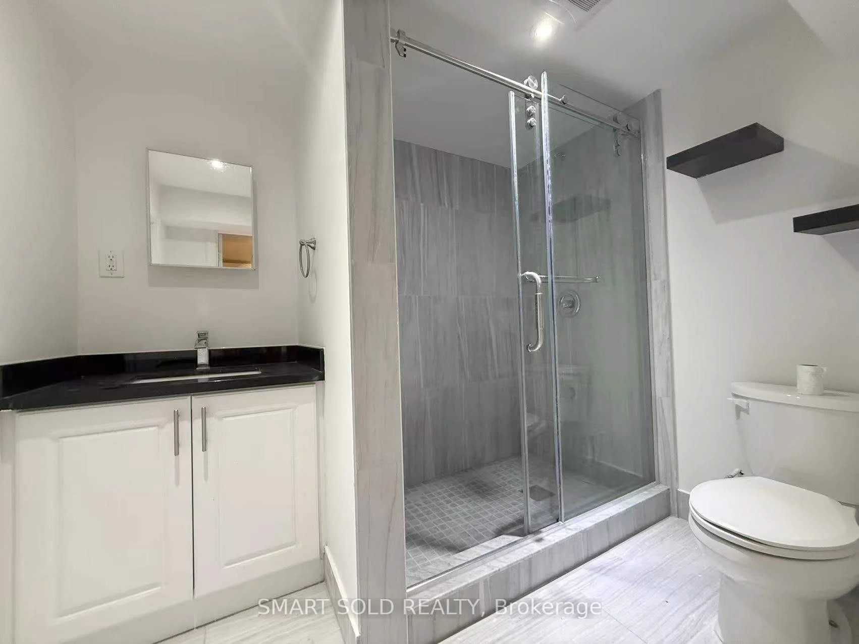 Photo 9 of 32 East Drive, Markham, Unionville — HOMEH