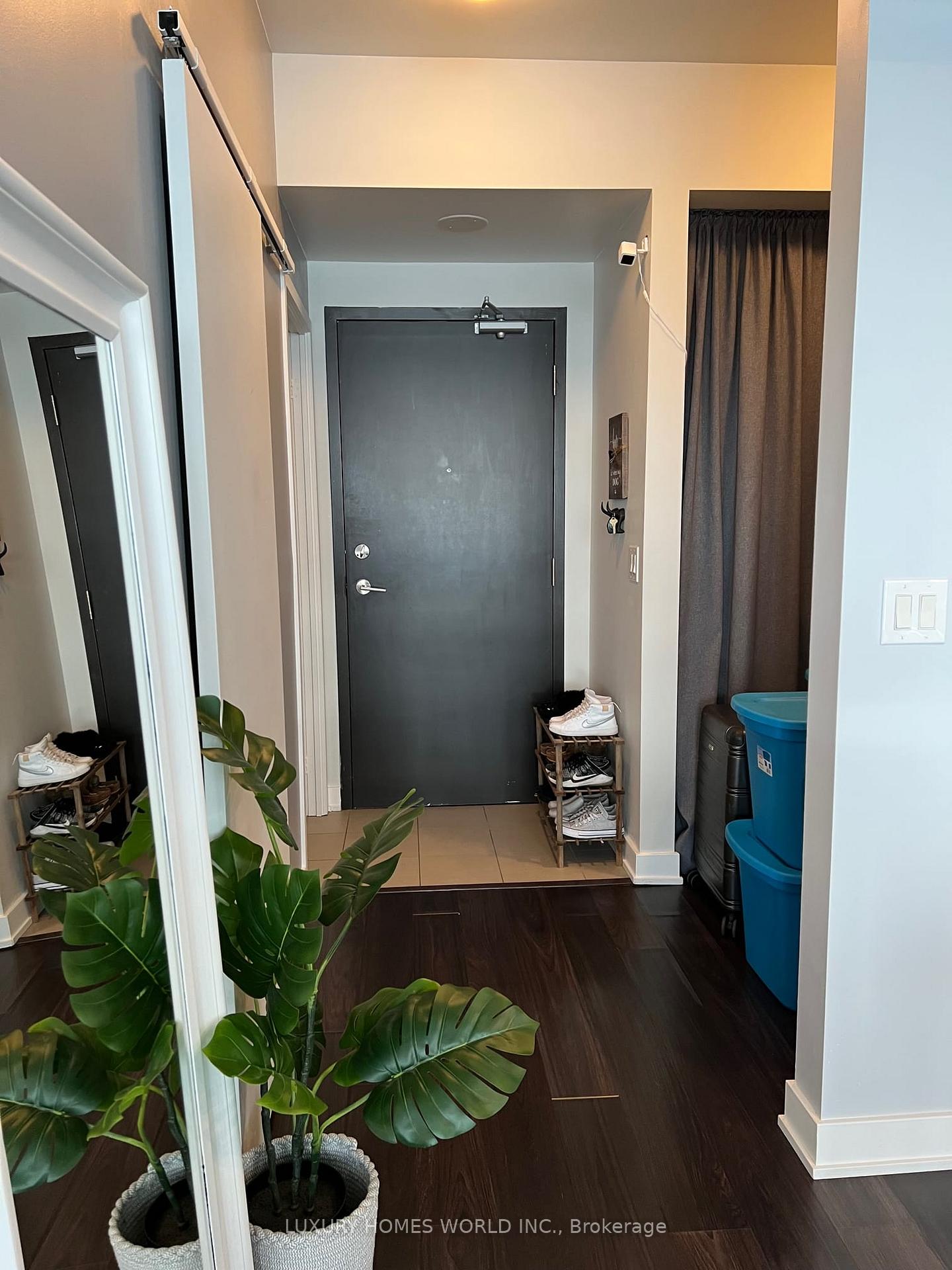 Photo 4 of Unit 907, 11 Superior Avenue, Etobicoke, Mimico — HOMEH