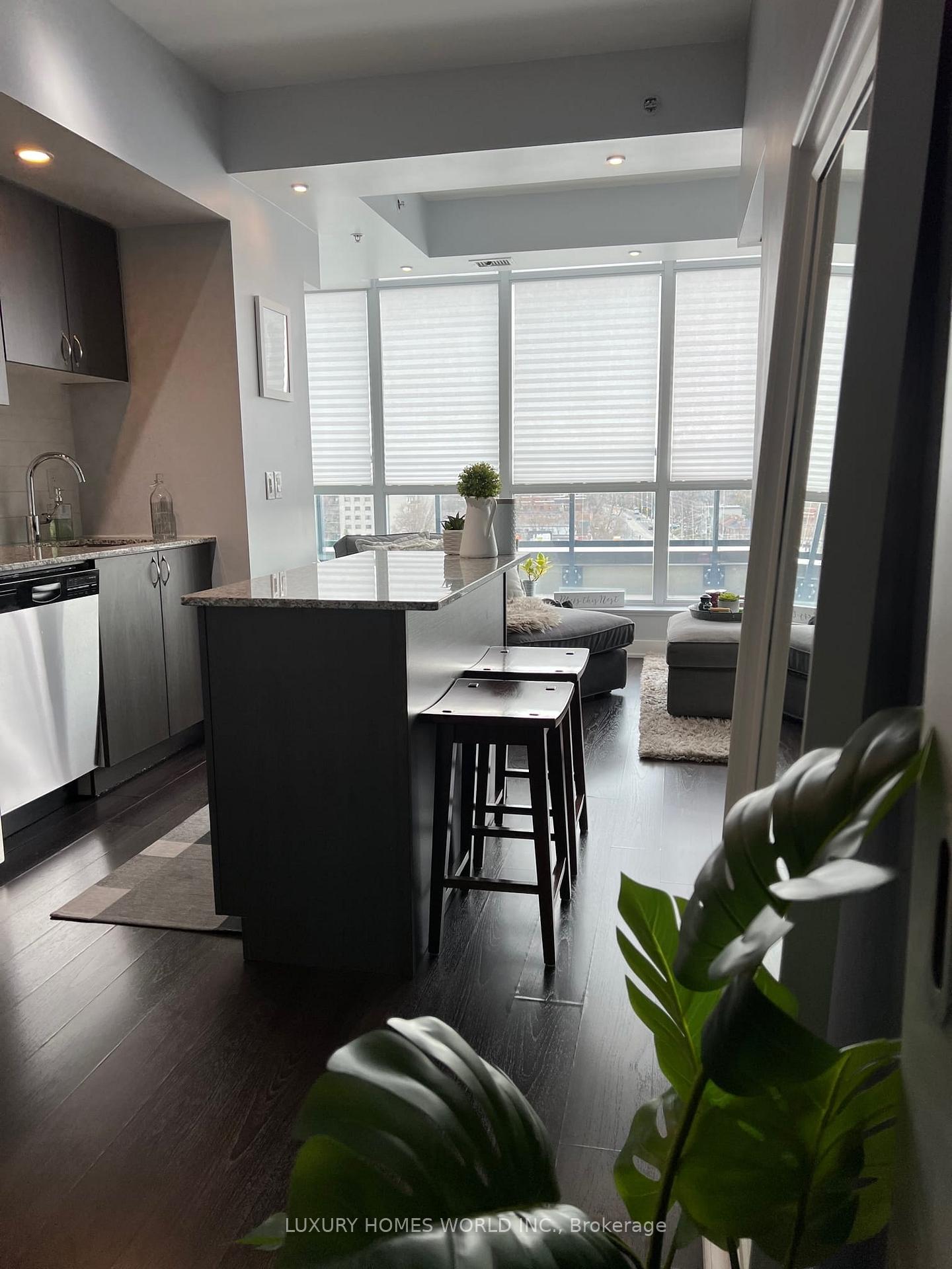 Photo 5 of Unit 907, 11 Superior Avenue, Etobicoke, Mimico — HOMEH