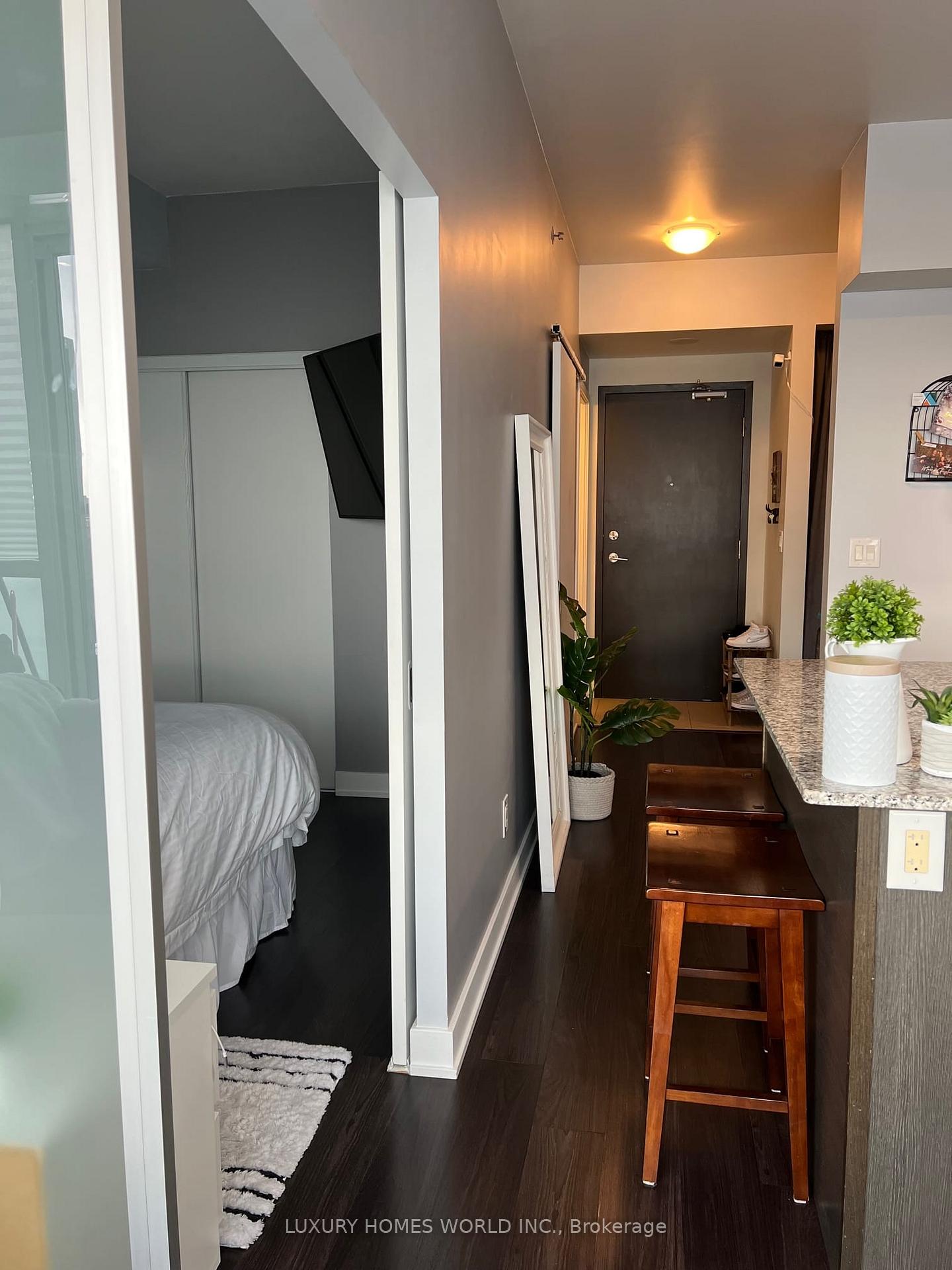 Photo 8 of Unit 907, 11 Superior Avenue, Etobicoke, Mimico — HOMEH