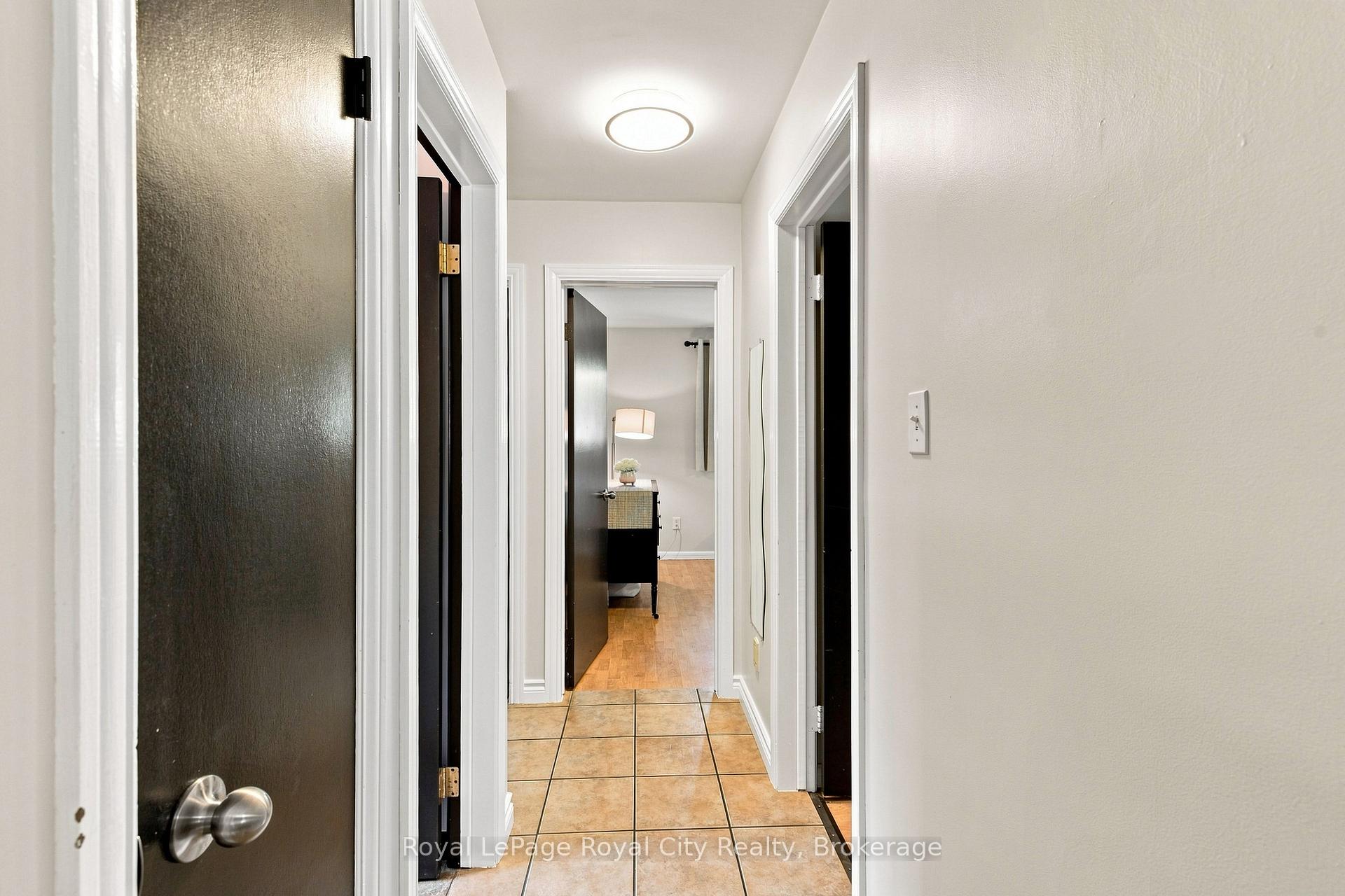 Photo 13 of 27 Carey Crescent, Guelph, Willow West/Sugarbush/West Acres — HOMEH