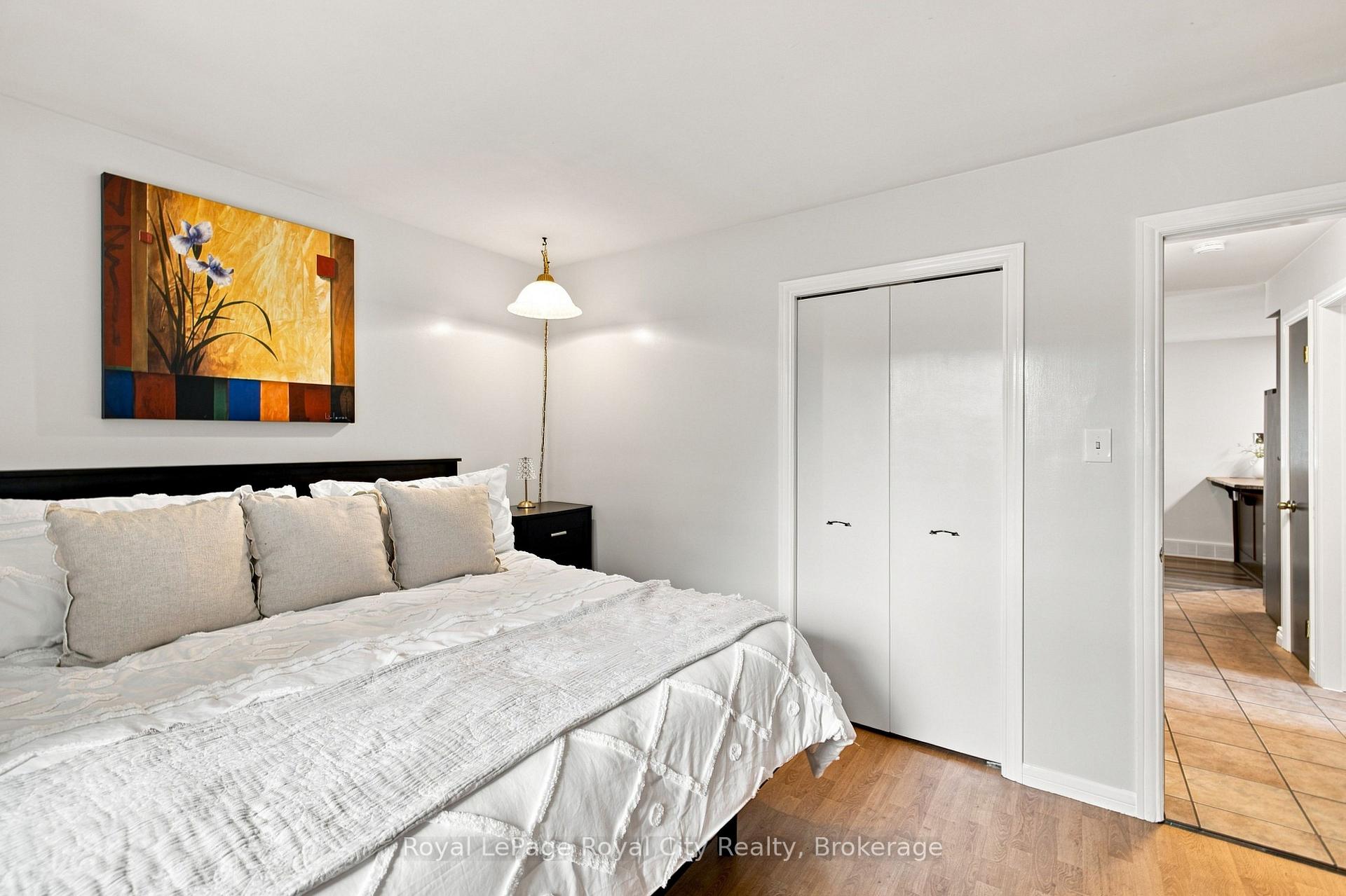 Photo 16 of 27 Carey Crescent, Guelph, Willow West/Sugarbush/West Acres — HOMEH
