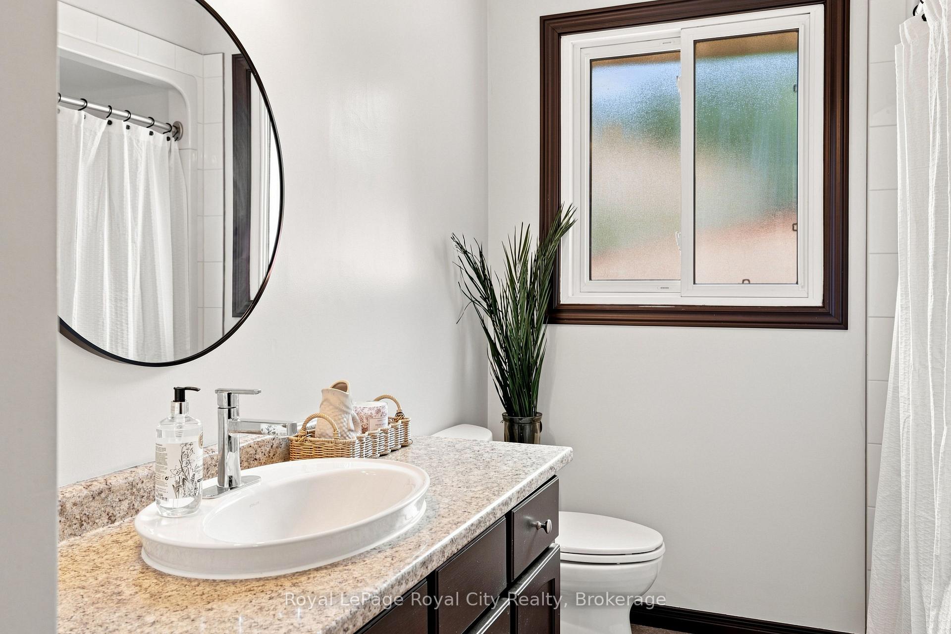 Photo 20 of 27 Carey Crescent, Guelph, Willow West/Sugarbush/West Acres — HOMEH