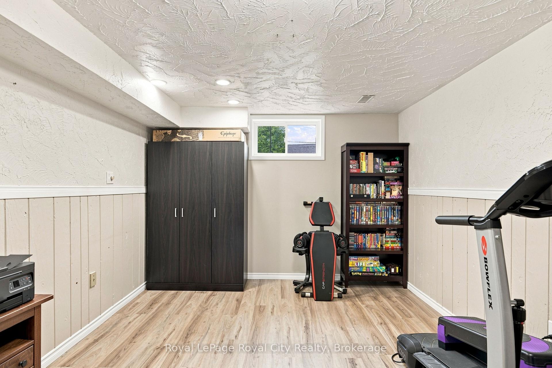 Photo 25 of 27 Carey Crescent, Guelph, Willow West/Sugarbush/West Acres — HOMEH