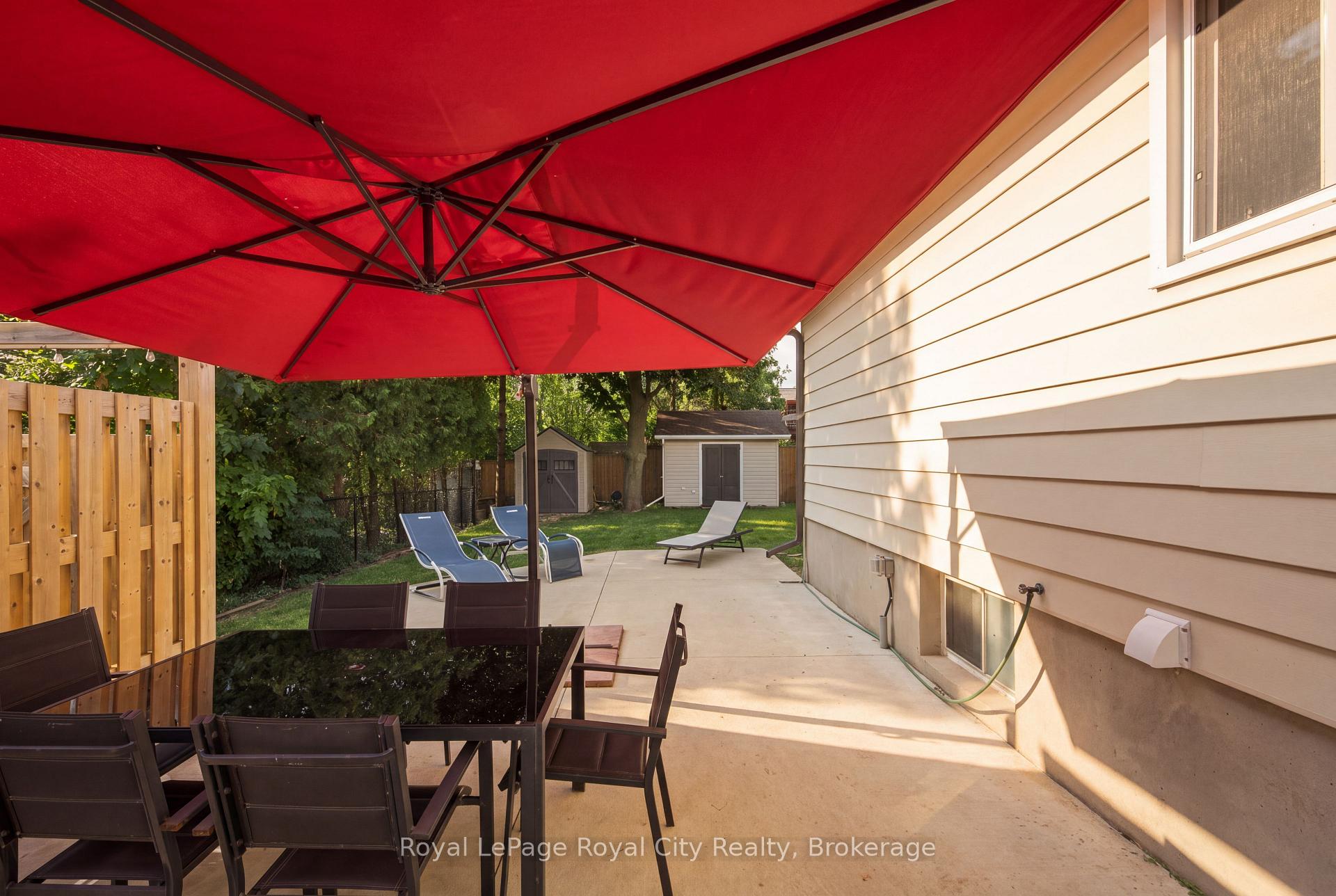 Photo 30 of 27 Carey Crescent, Guelph, Willow West/Sugarbush/West Acres — HOMEH