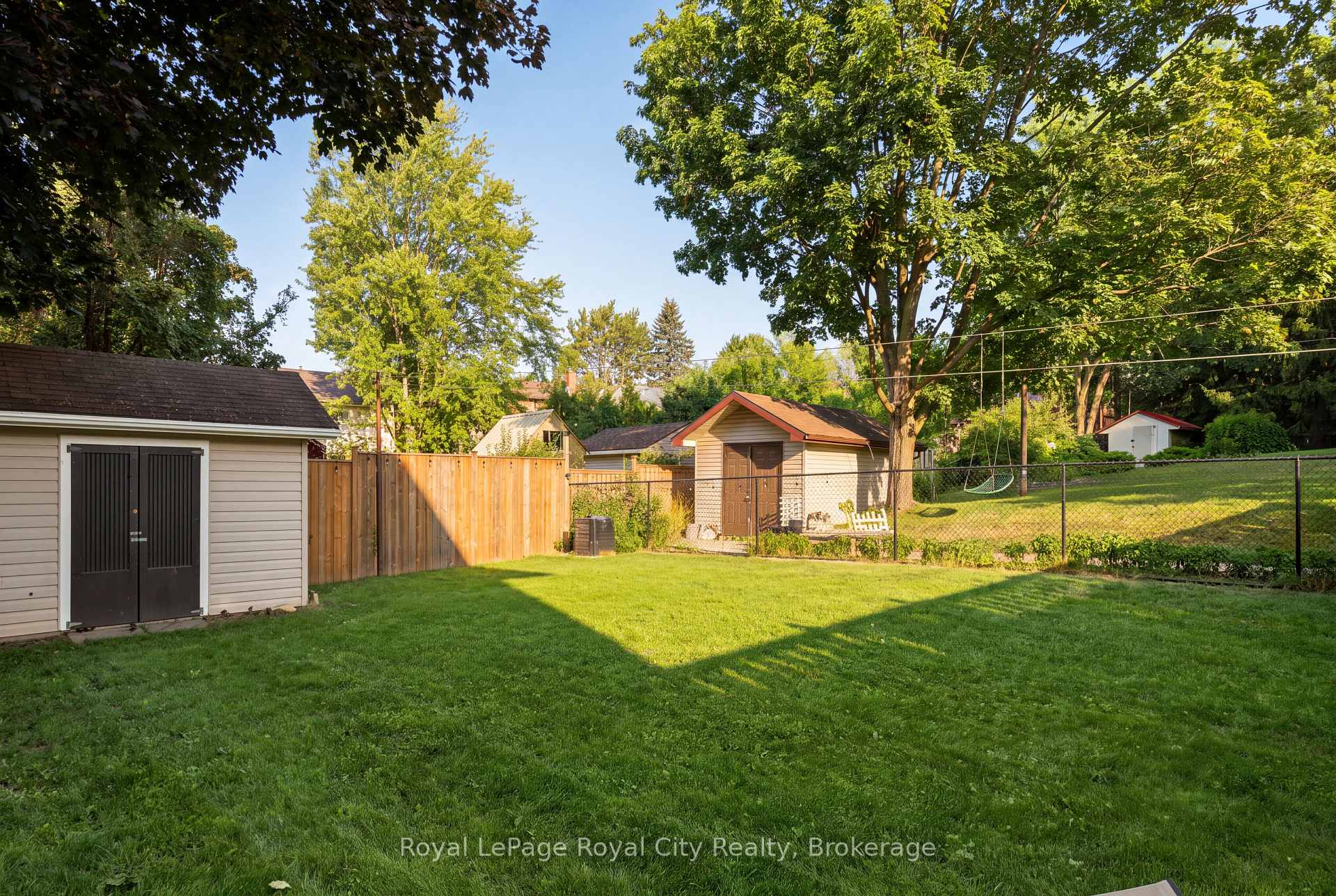 Photo 34 of 27 Carey Crescent, Guelph, Willow West/Sugarbush/West Acres — HOMEH