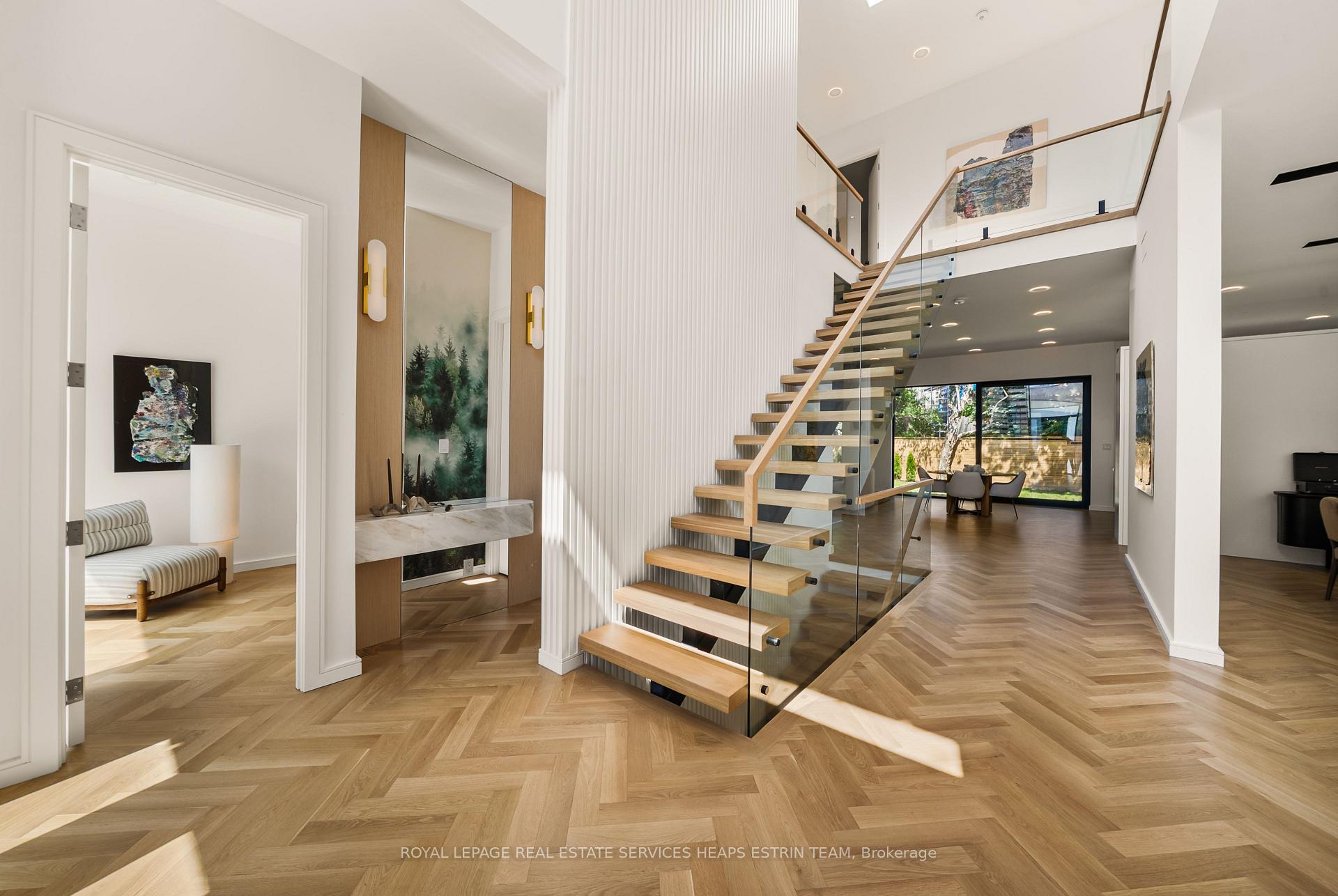 Photo 3 of 7 Lumley Avenue, Toronto, Leaside — HOMEH