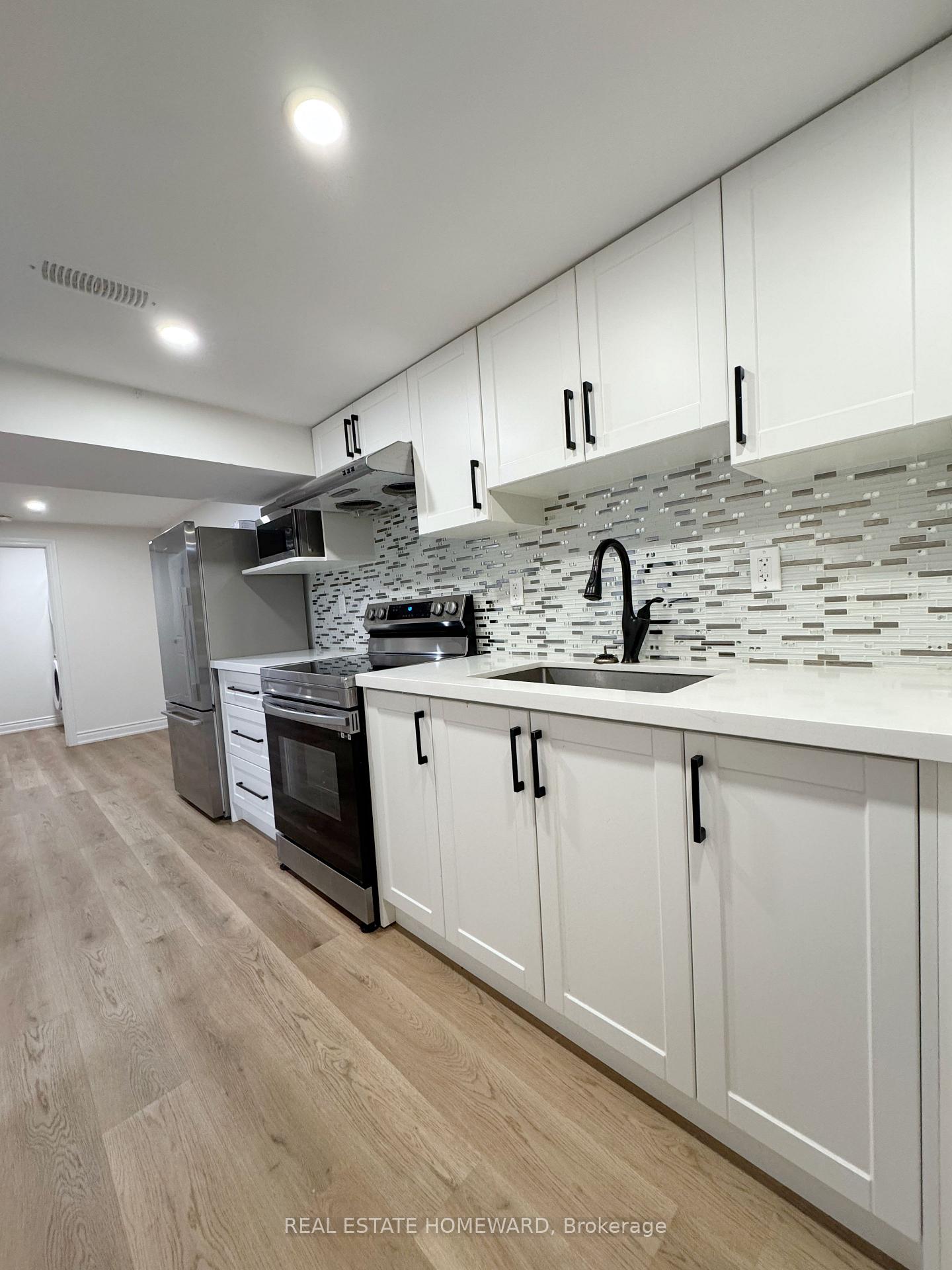 Photo 2 of 60 Attridge Drive, Aurora, Aurora Village — HOMEH